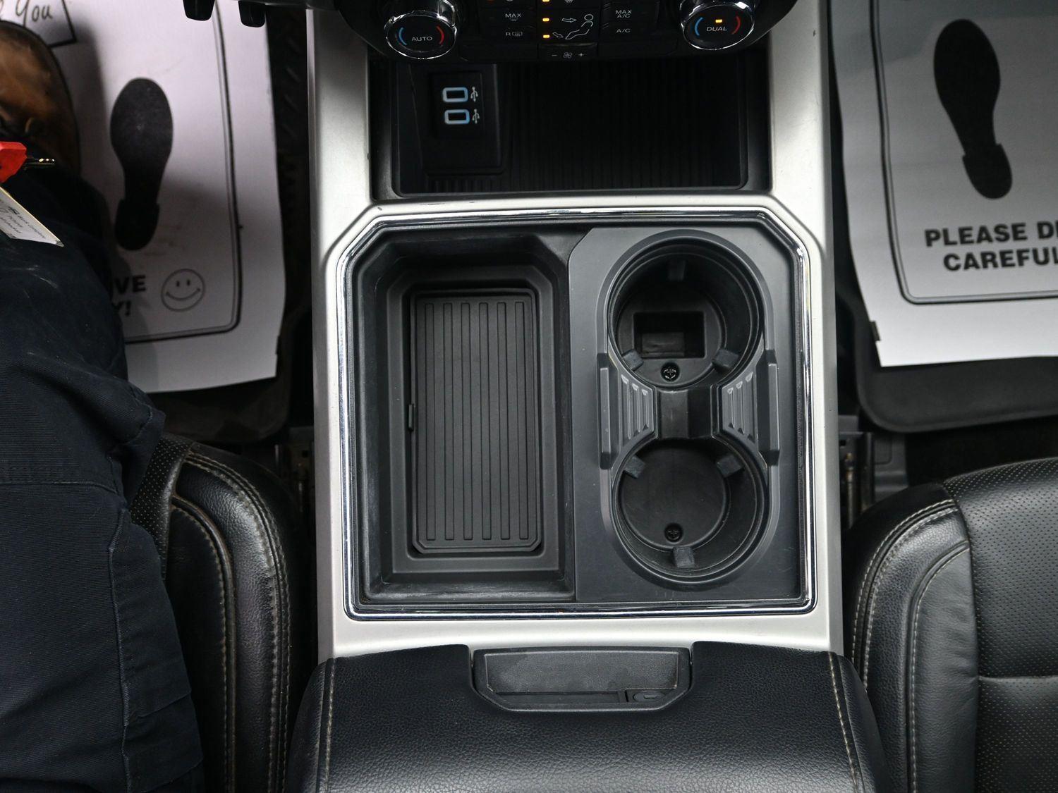 Used 2017 White Platinum Metallic Tri-Coat FORD  image 29