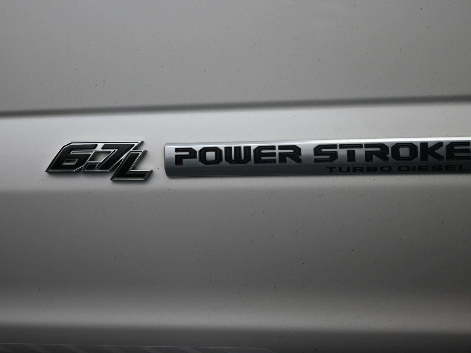 Used 2017 White Platinum Metallic Tri-Coat FORD  image 7