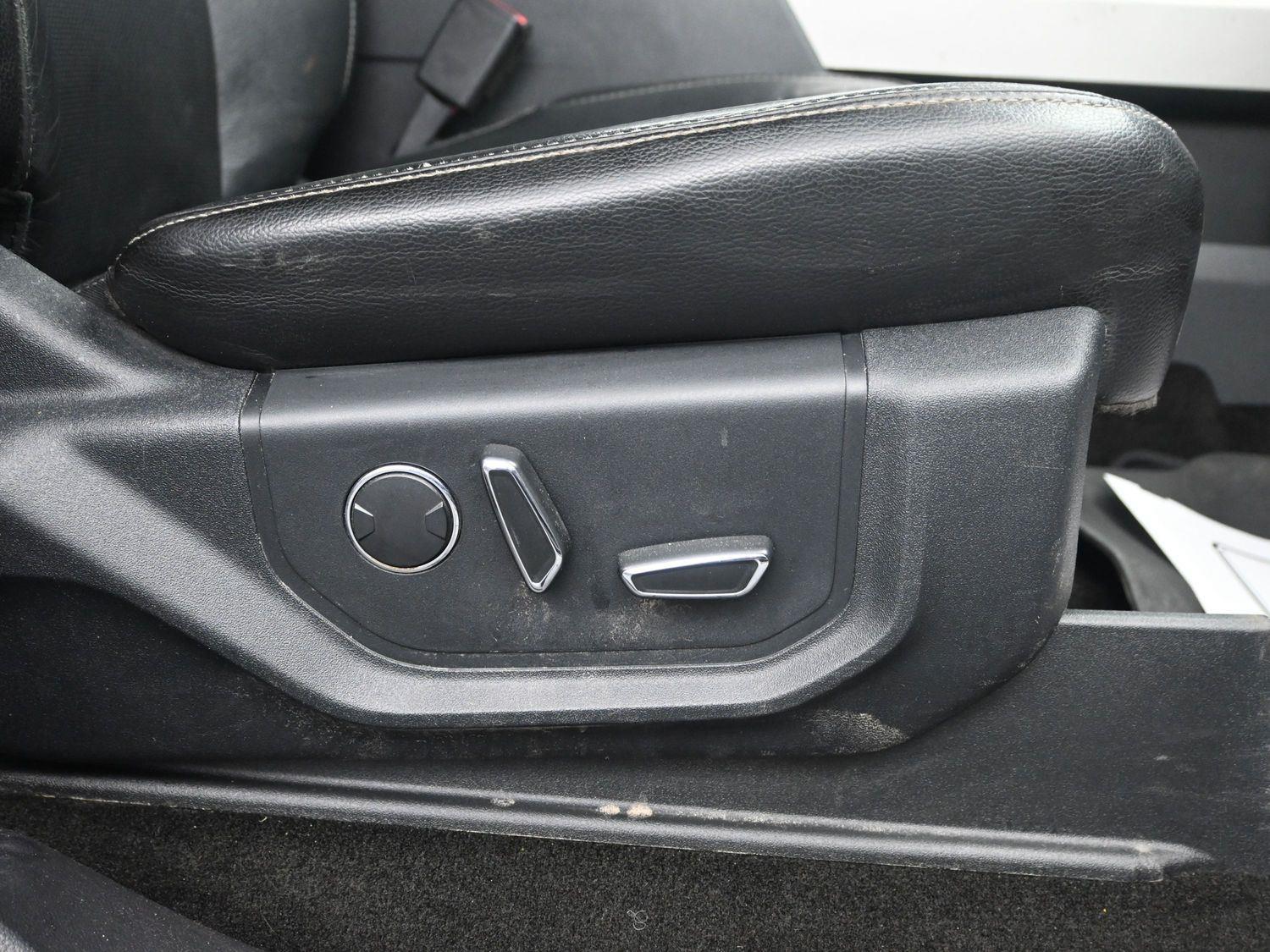 Used 2017 White Platinum Metallic Tri-Coat FORD  image 9