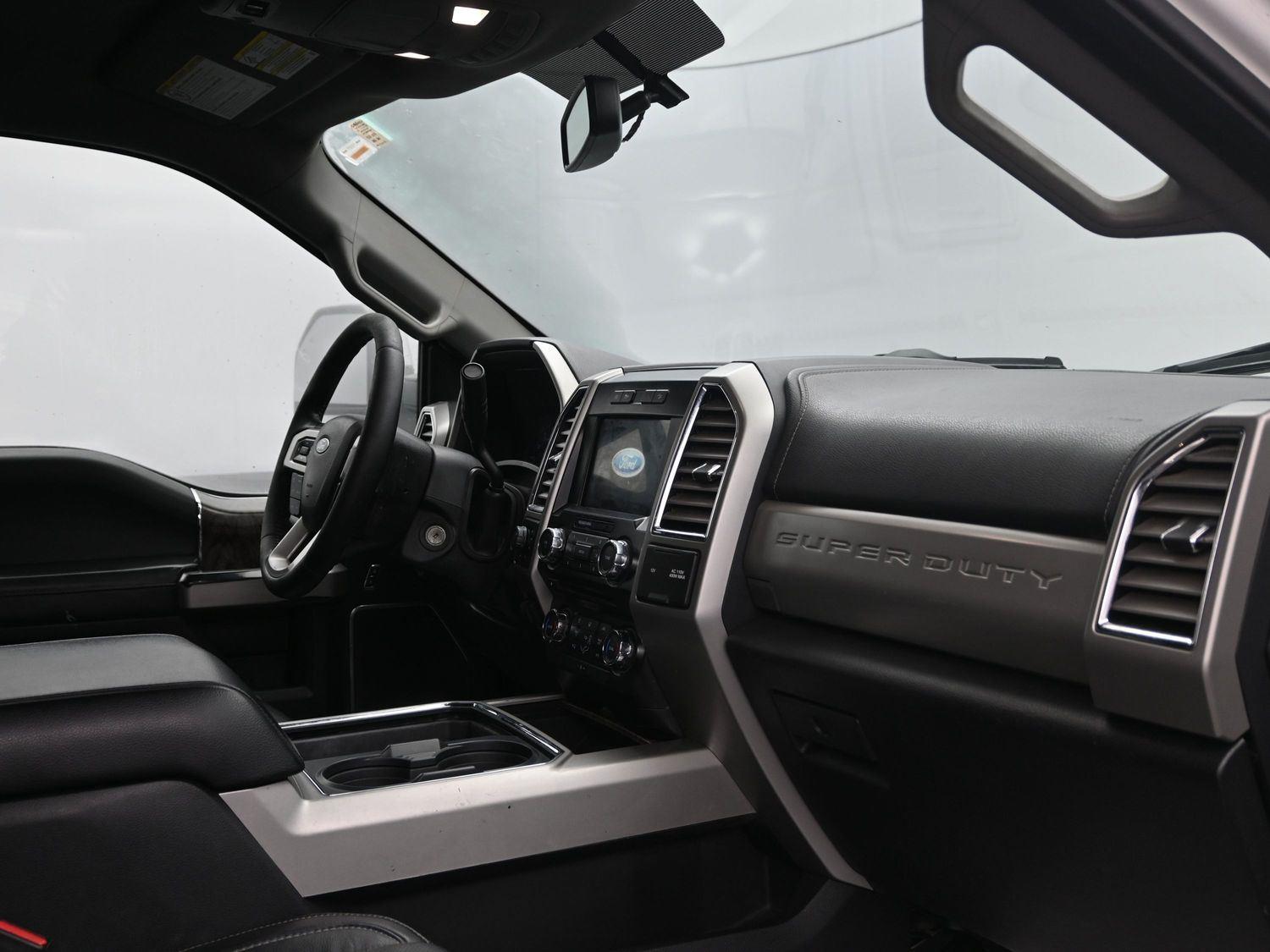 Used 2017 White Platinum Metallic Tri-Coat FORD  image 11