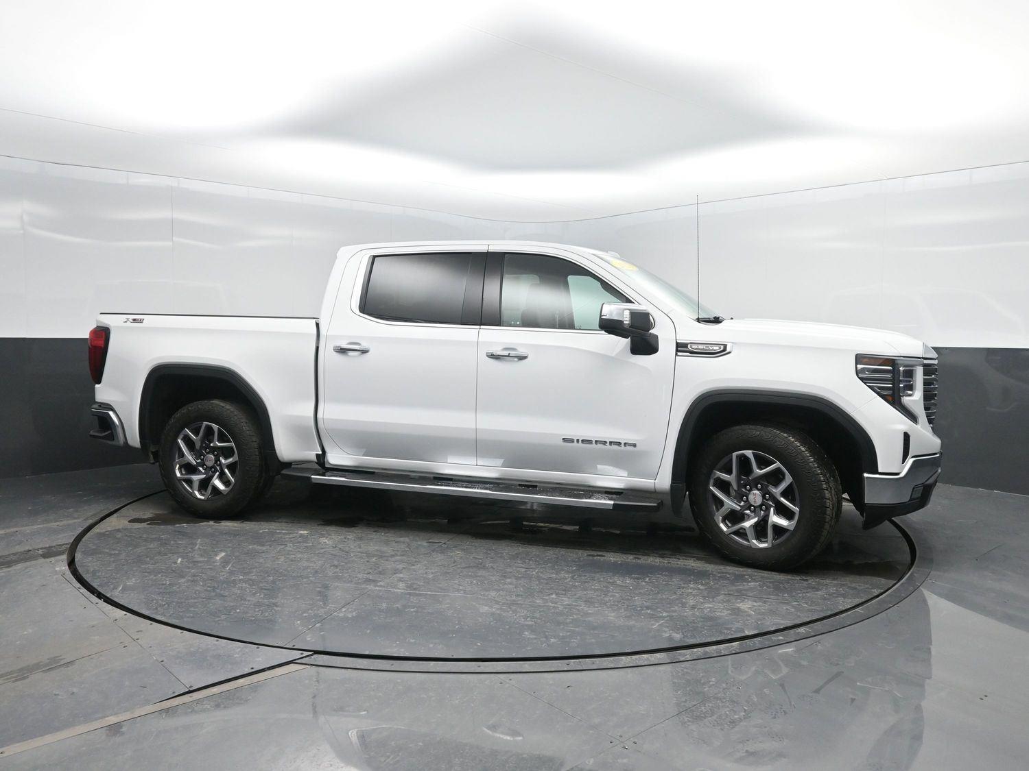 Used 2023 Summit White GMC SLT image 3