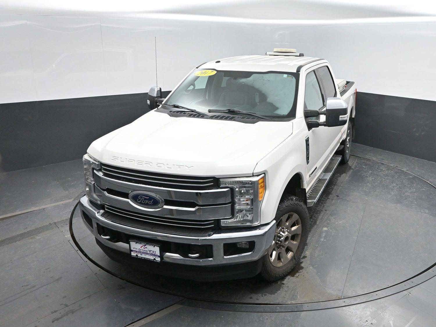 Used 2017 White Platinum Metallic Tri-Coat FORD  image 33