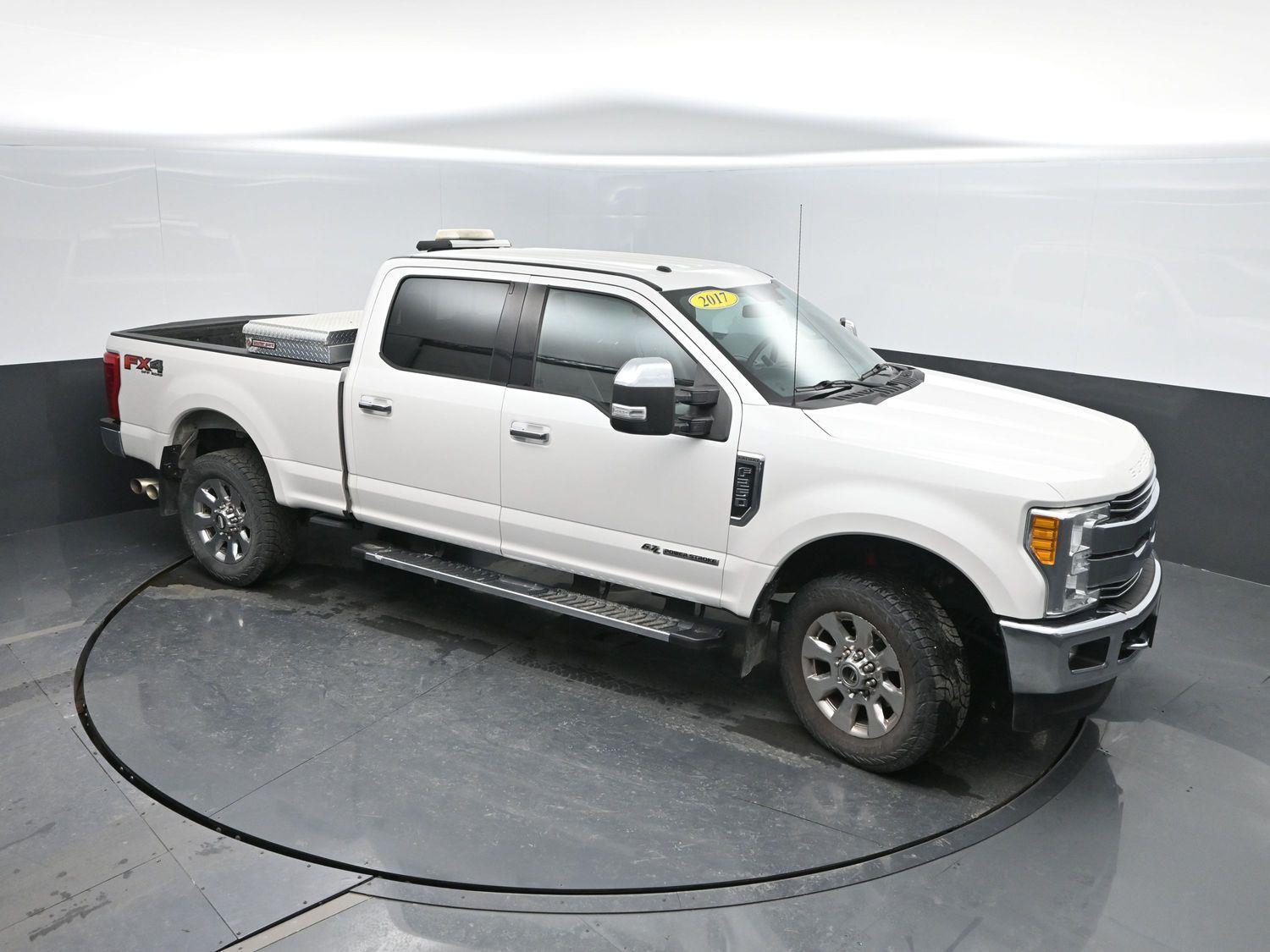 Used 2017 White Platinum Metallic Tri-Coat FORD  image 36