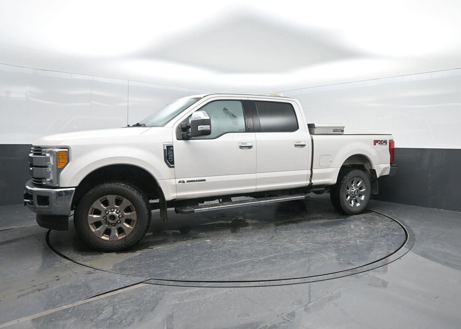 Used 2017 White Platinum Metallic Tri-Coat FORD  image 38