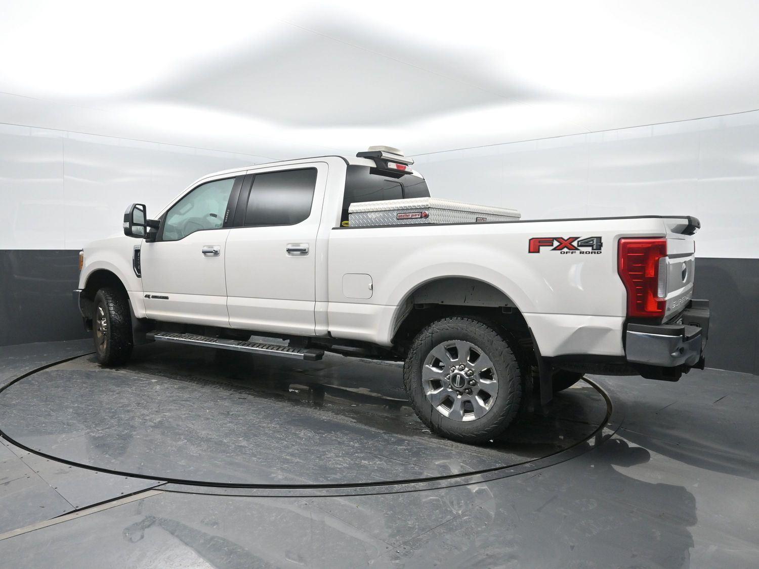 Used 2017 White Platinum Metallic Tri-Coat FORD  image 40