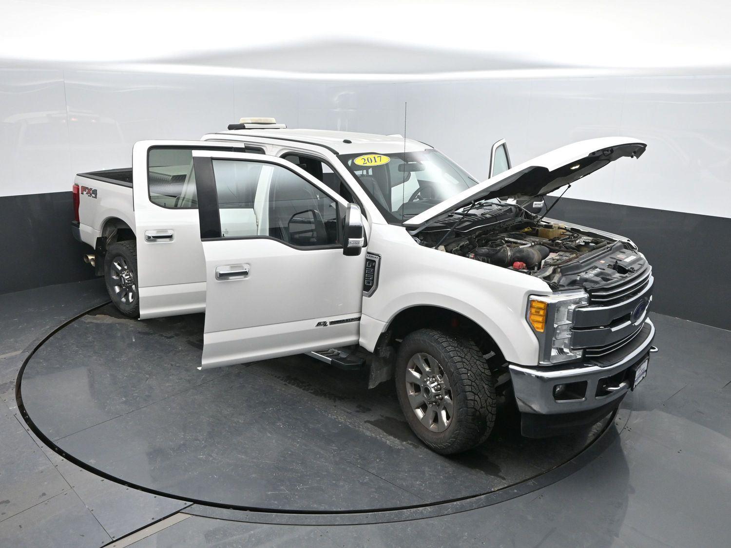 Used 2017 White Platinum Metallic Tri-Coat FORD  image 42