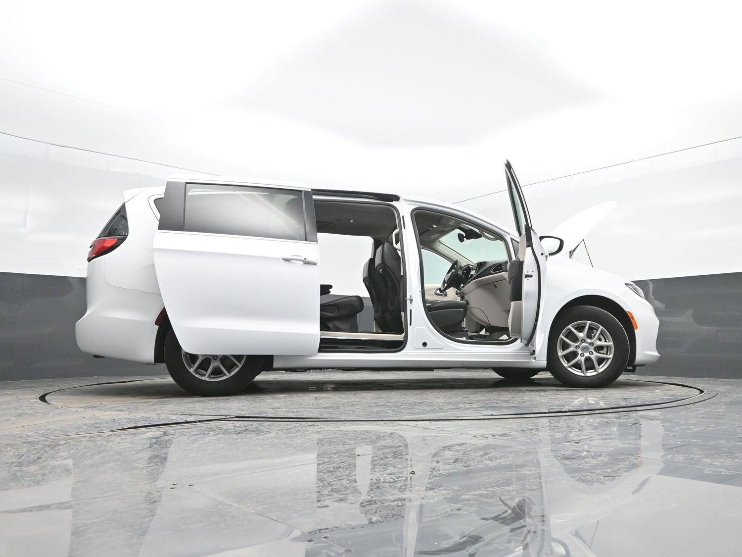 Used 2024 Bright White Clearcoat Chrysler Touring L image 48