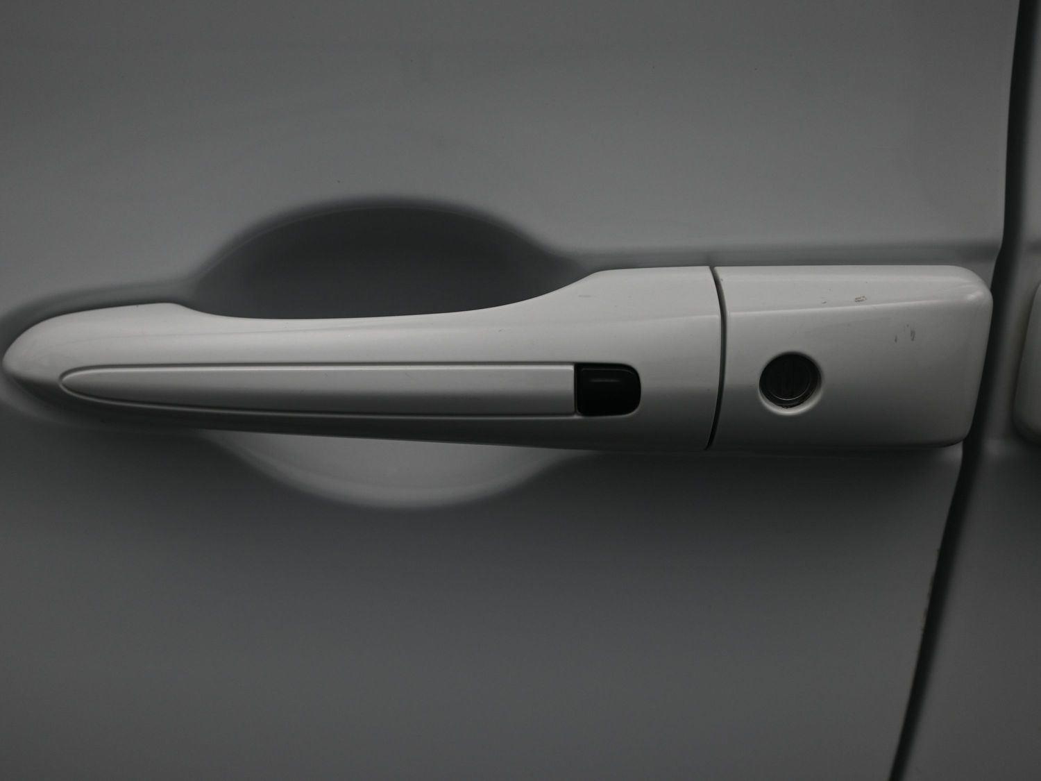 Used 2024 Bright White Clearcoat Chrysler Touring L image 15