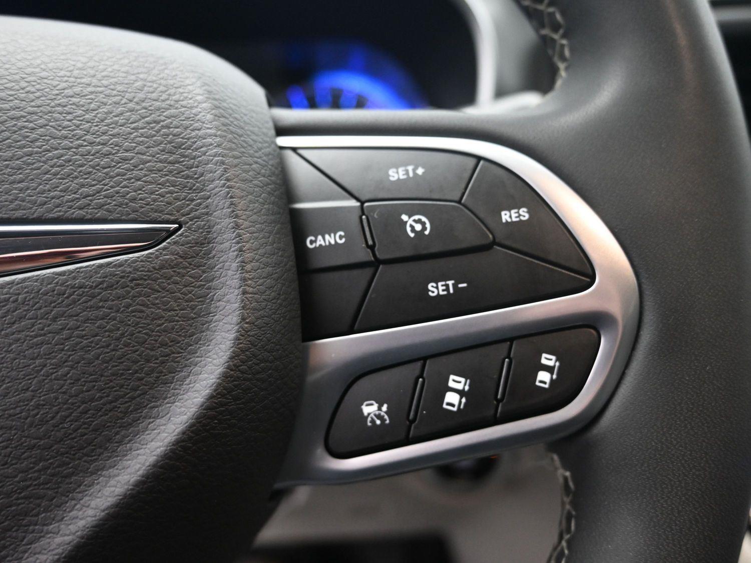 Used 2024 Bright White Clearcoat Chrysler Touring L image 21