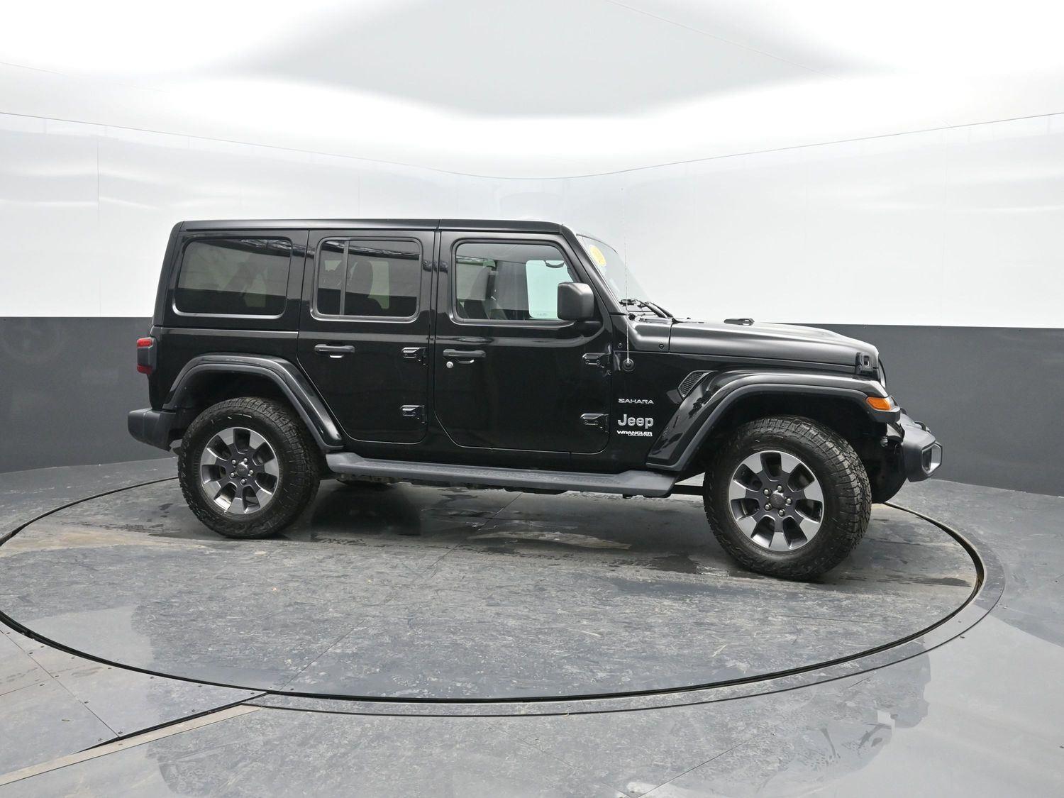 Used 2018 Black Clearcoat Jeep Sahara image 3