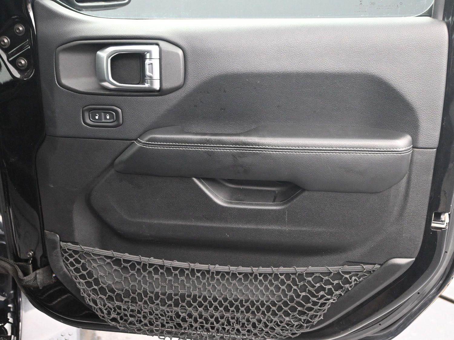 Used 2018 Black Clearcoat Jeep Sahara image 8