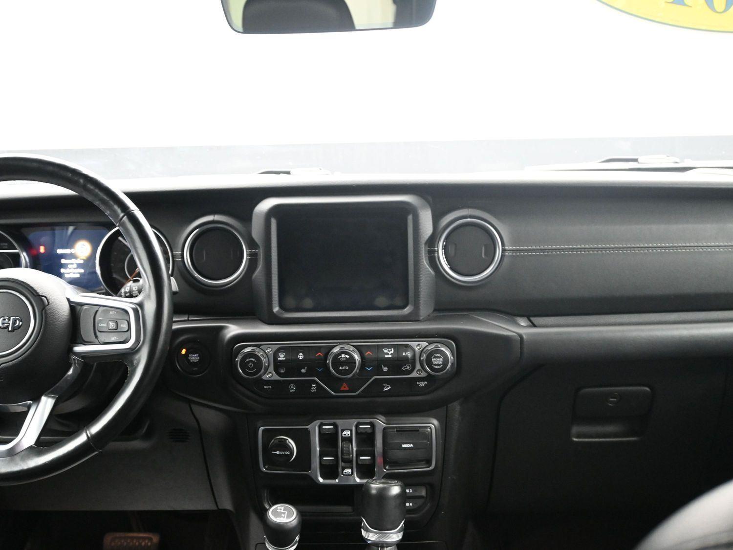 Used 2018 Black Clearcoat Jeep Sahara image 12