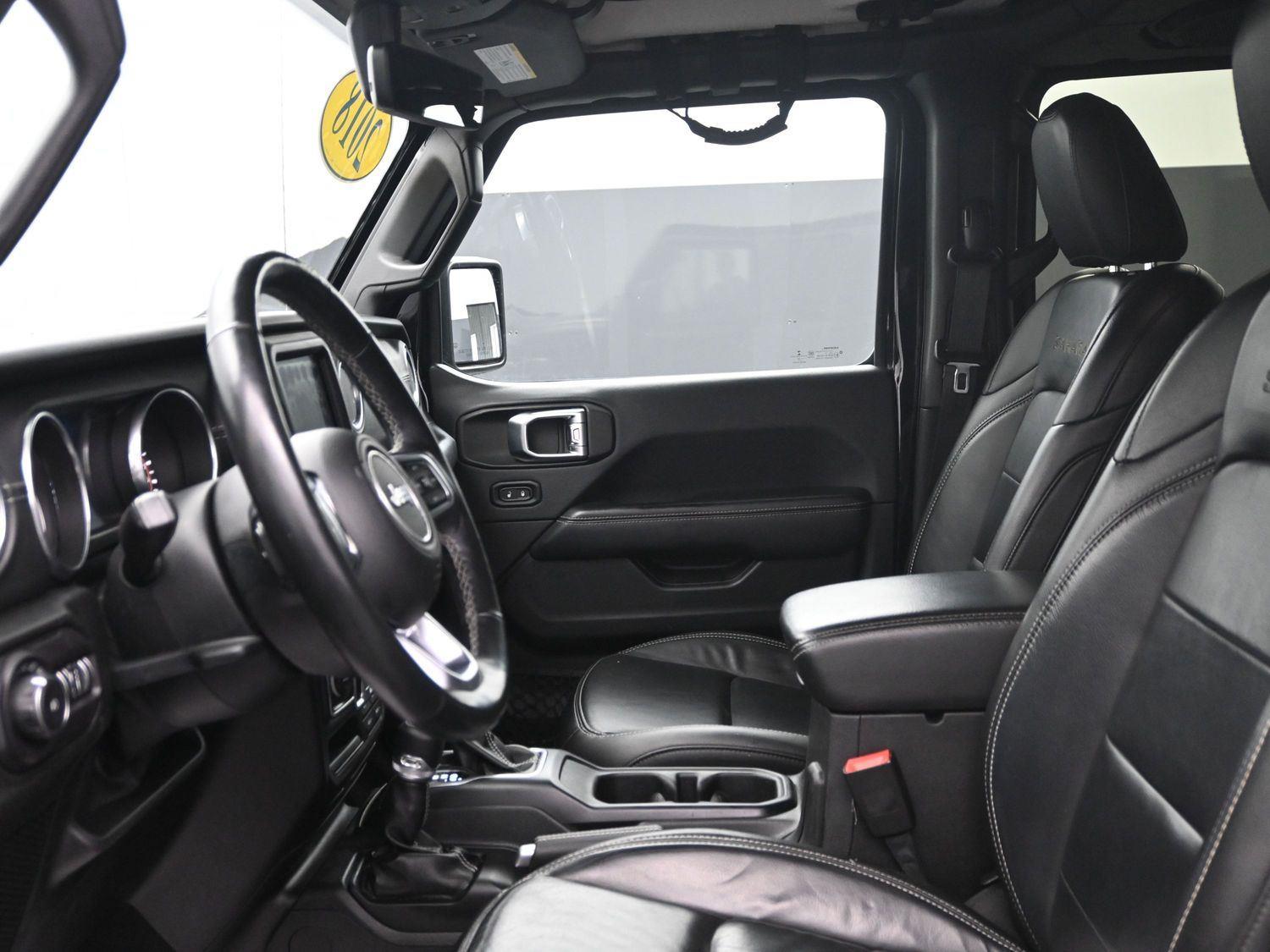 Used 2018 Black Clearcoat Jeep Sahara image 16