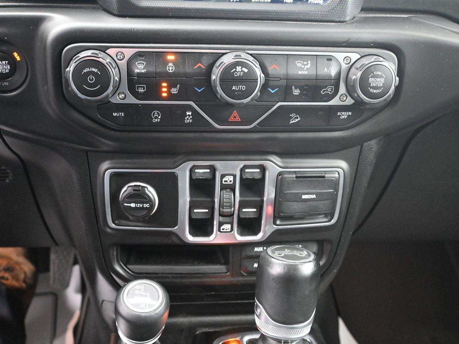 Used 2018 Black Clearcoat Jeep Sahara image 24