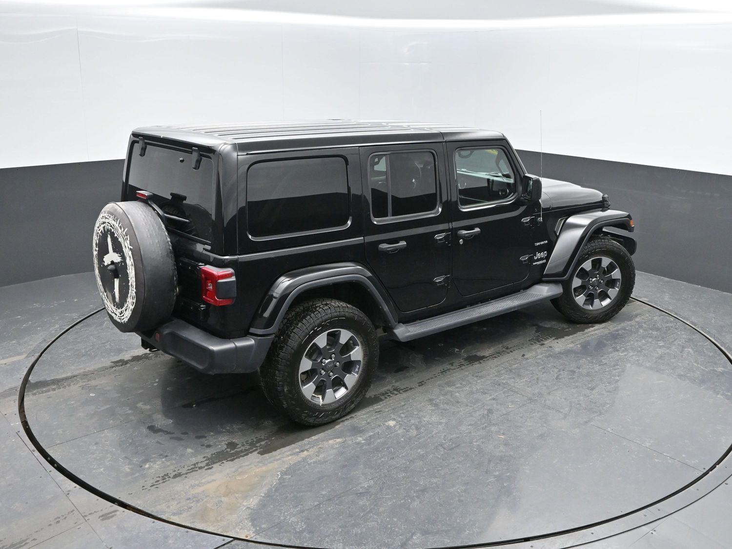 Used 2018 Black Clearcoat Jeep Sahara image 33
