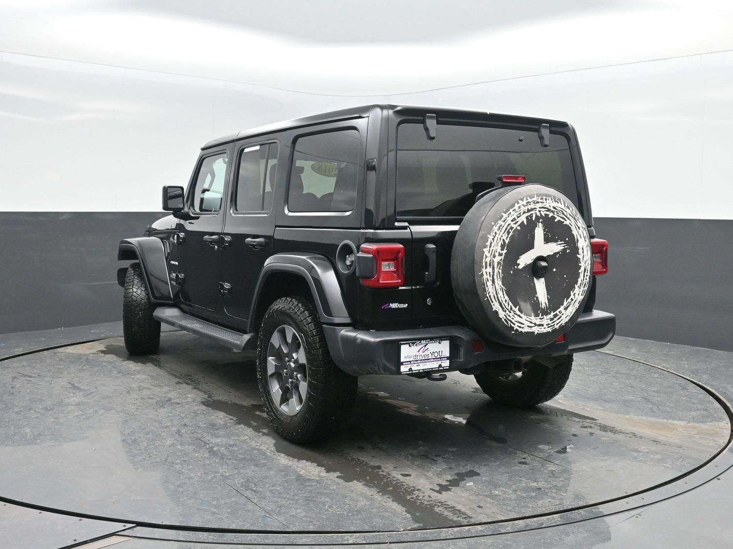 Used 2018 Black Clearcoat Jeep Sahara image 38
