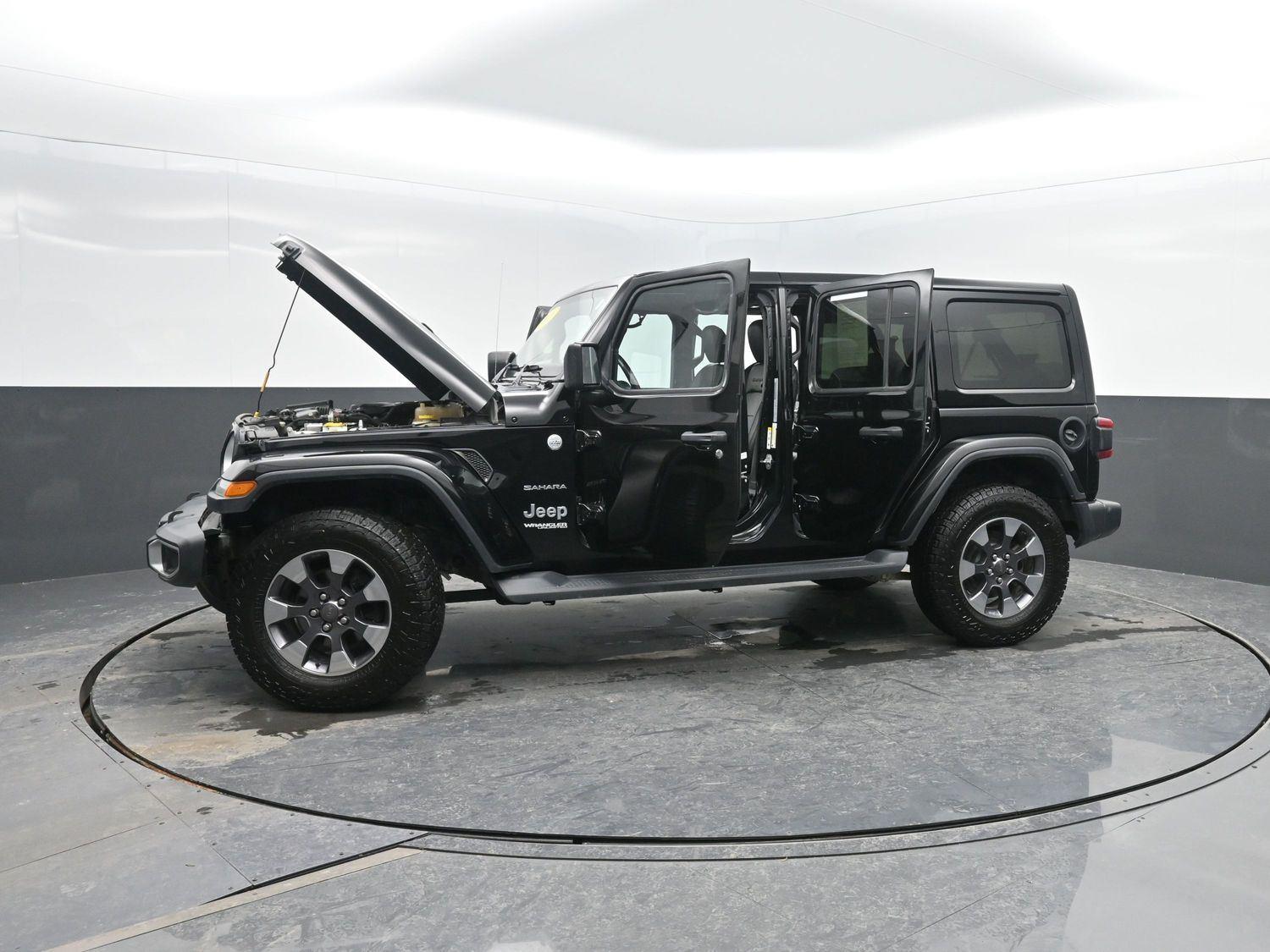 Used 2018 Black Clearcoat Jeep Sahara image 43