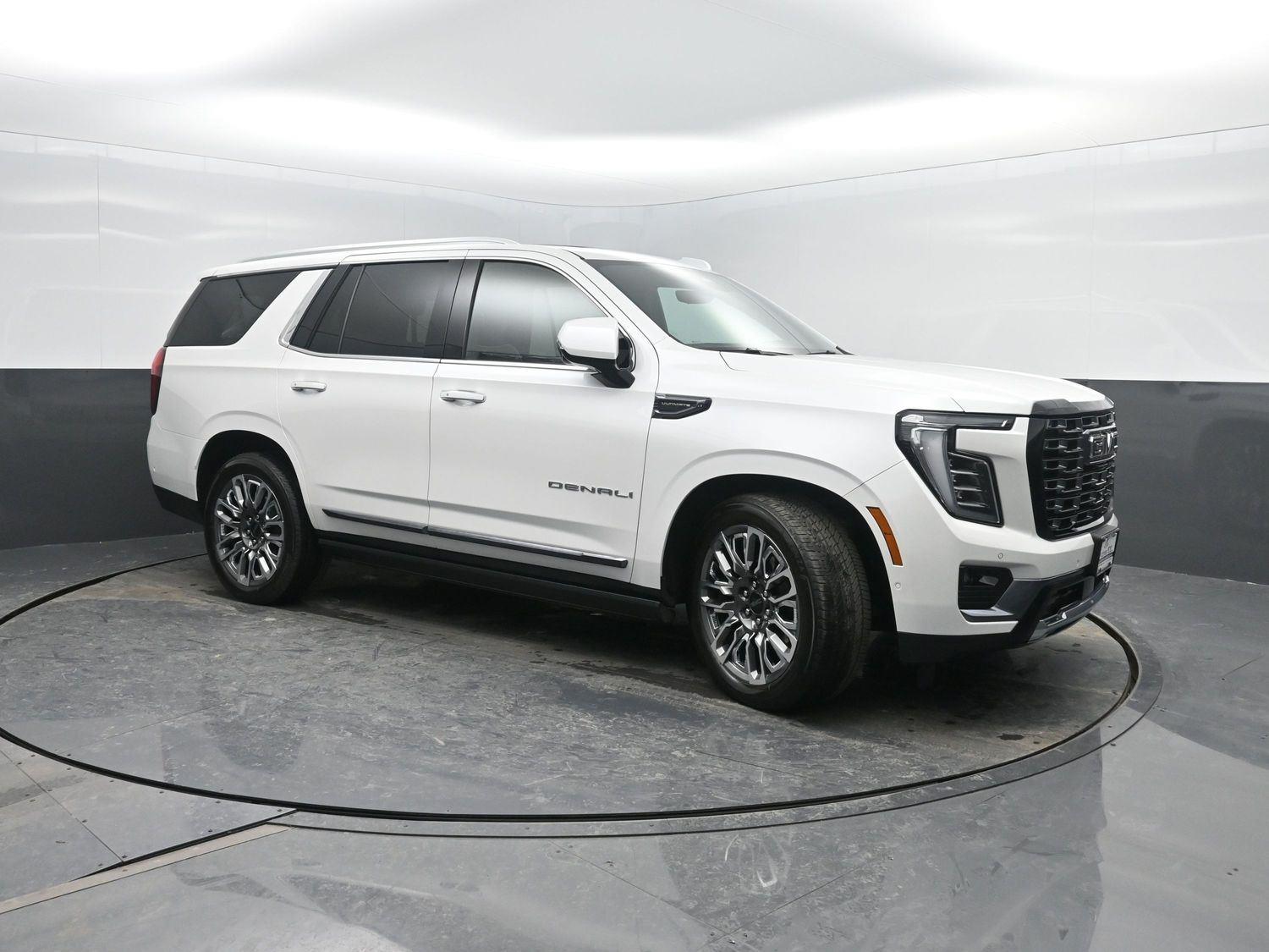 Used 2025 White Frost Tricoat GMC Denali Ultimate image 4
