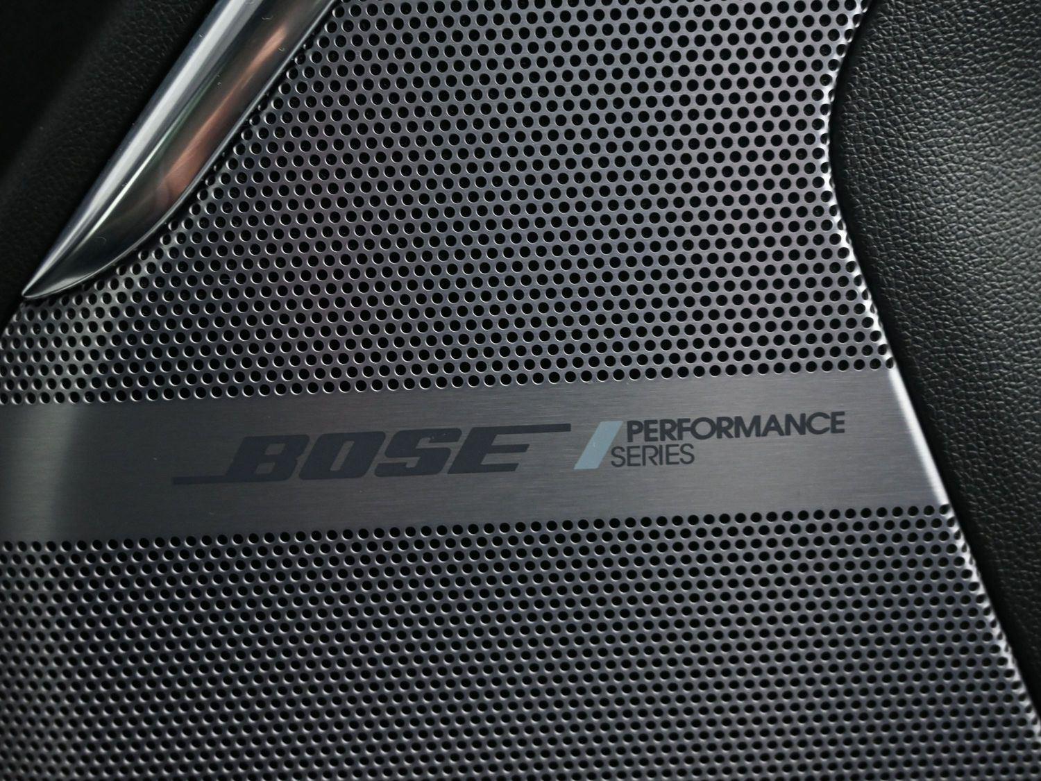 Used 2025 White Frost Tricoat GMC Denali Ultimate image 10