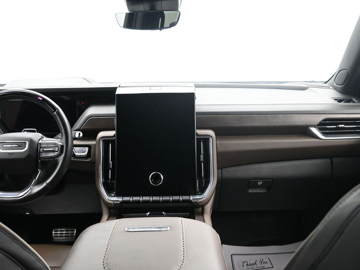 Used 2025 White Frost Tricoat GMC Denali Ultimate image 16