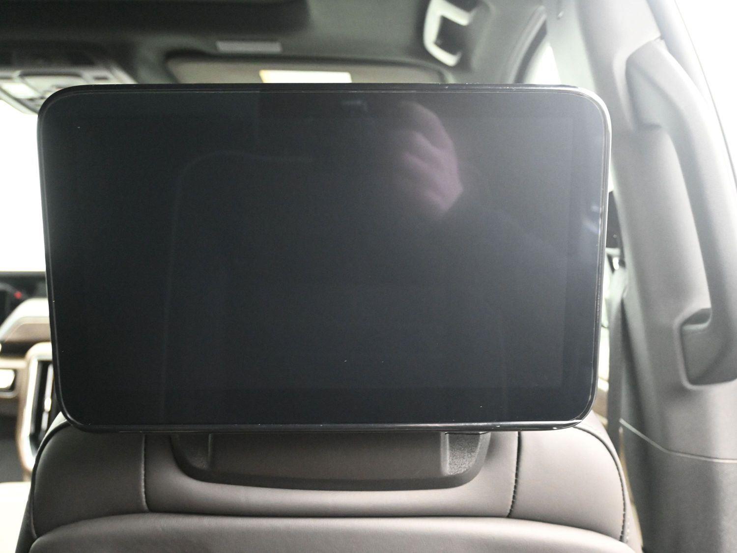 Used 2025 White Frost Tricoat GMC Denali Ultimate image 17