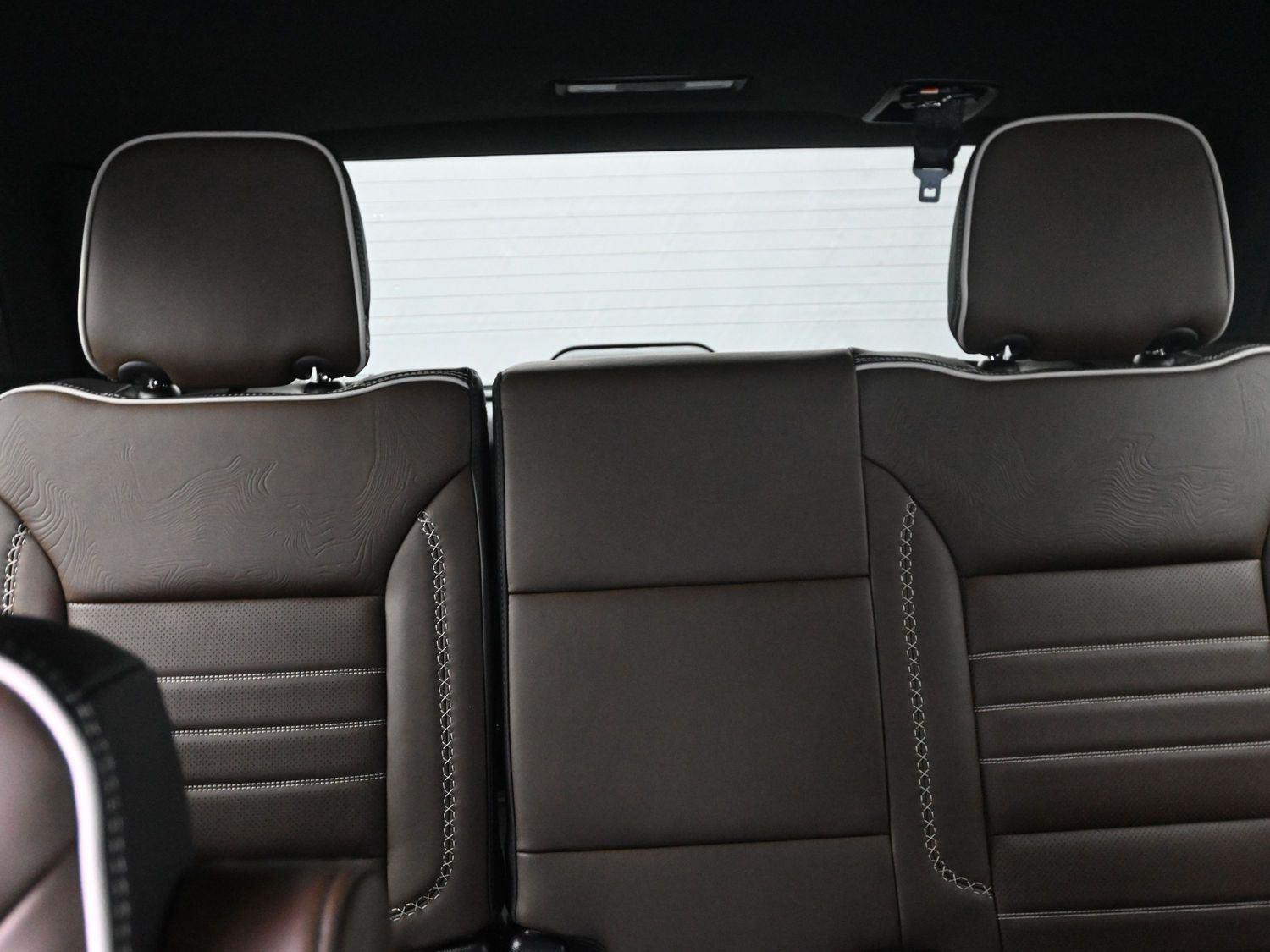 Used 2025 White Frost Tricoat GMC Denali Ultimate image 18