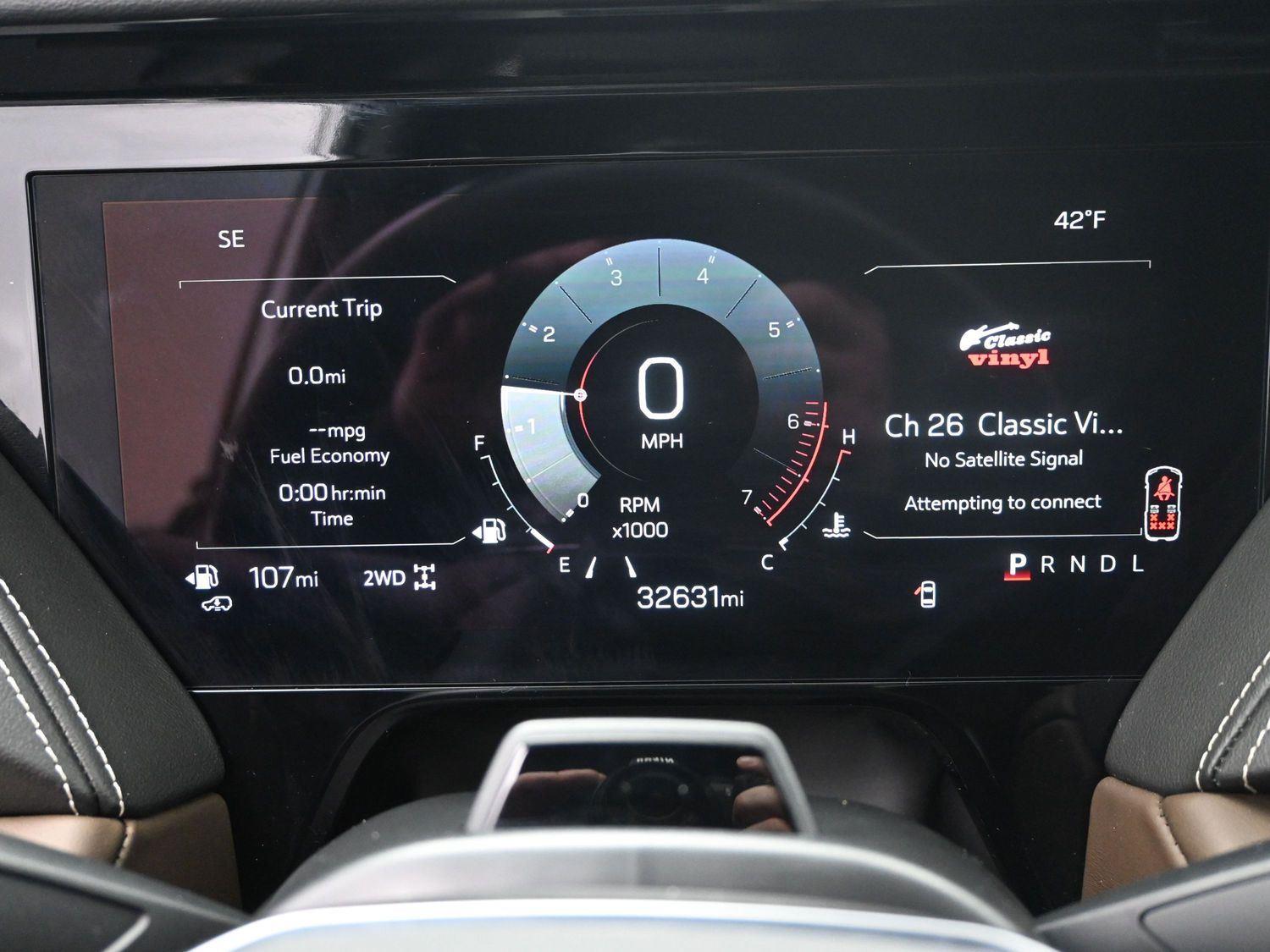 Used 2025 White Frost Tricoat GMC Denali Ultimate image 33