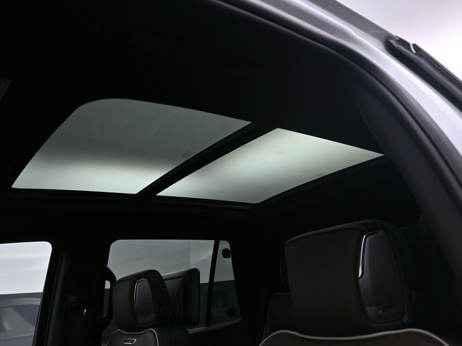 Used 2025 White Frost Tricoat GMC Denali Ultimate image 42