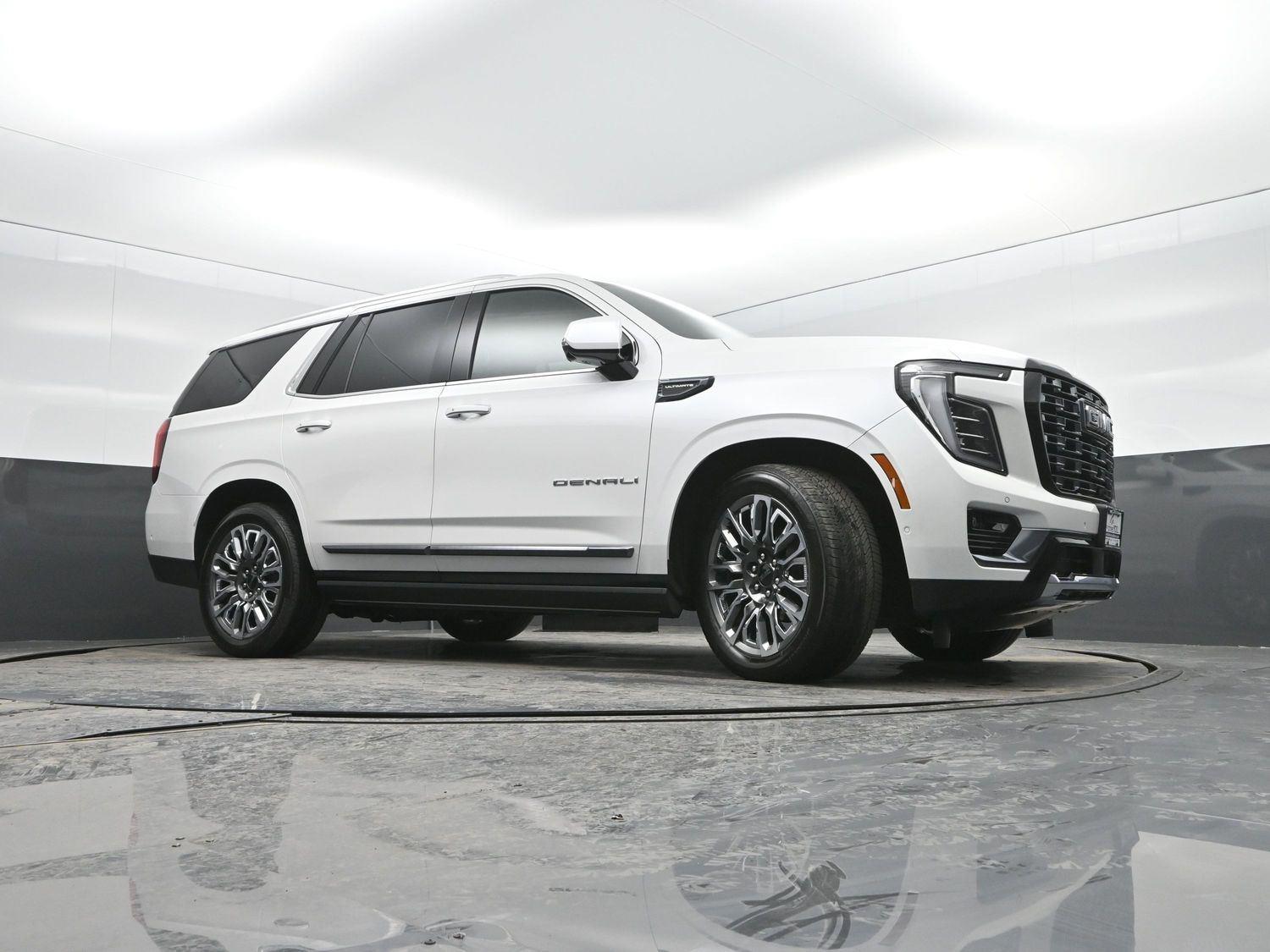 Used 2025 White Frost Tricoat GMC Denali Ultimate image 45