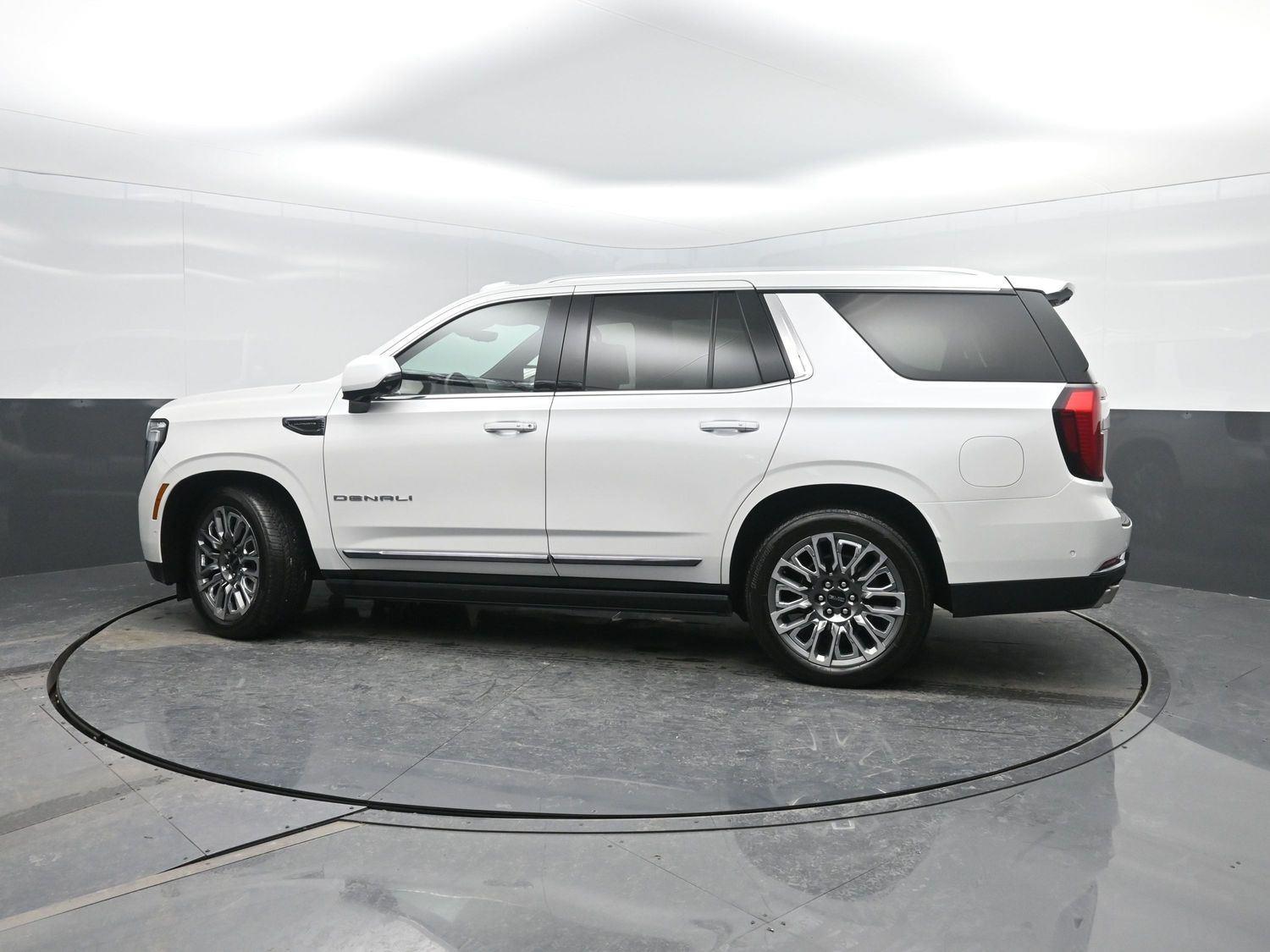 Used 2025 White Frost Tricoat GMC Denali Ultimate image 50