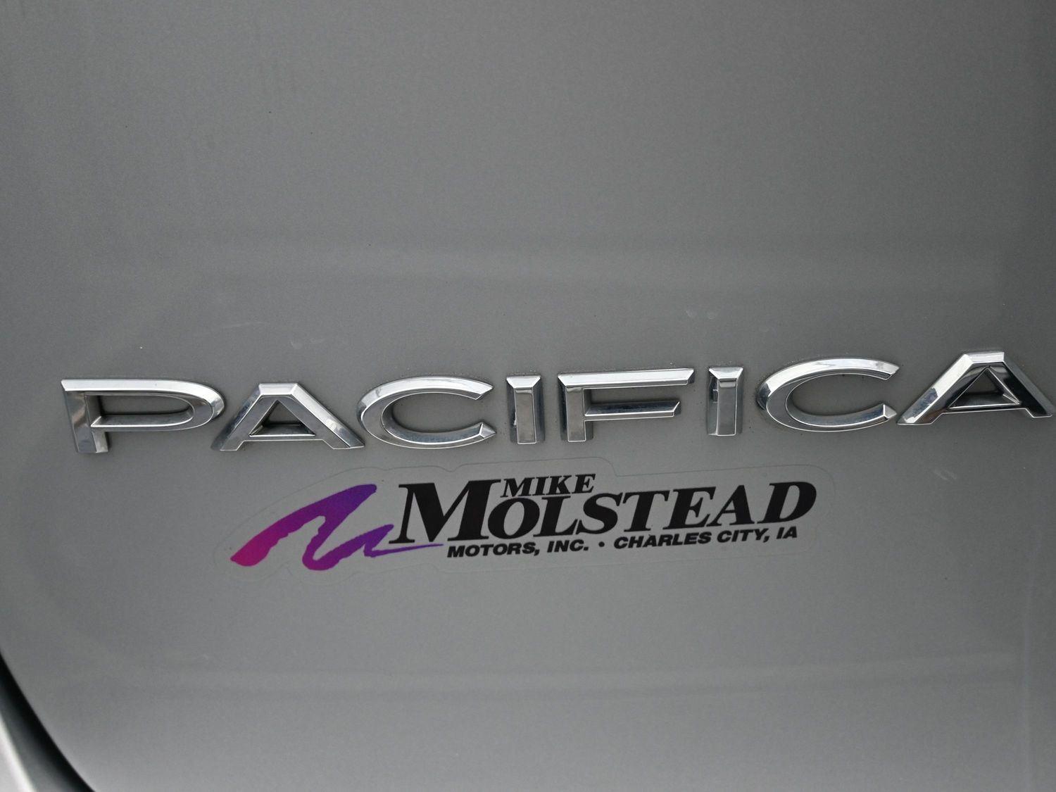 Used 2024 Silver Mist Clearcoat Chrysler Touring L image 13