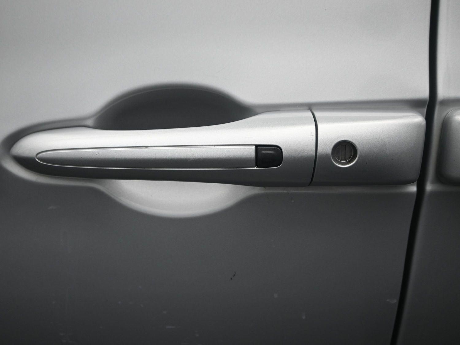 Used 2024 Silver Mist Clearcoat Chrysler Touring L image 15