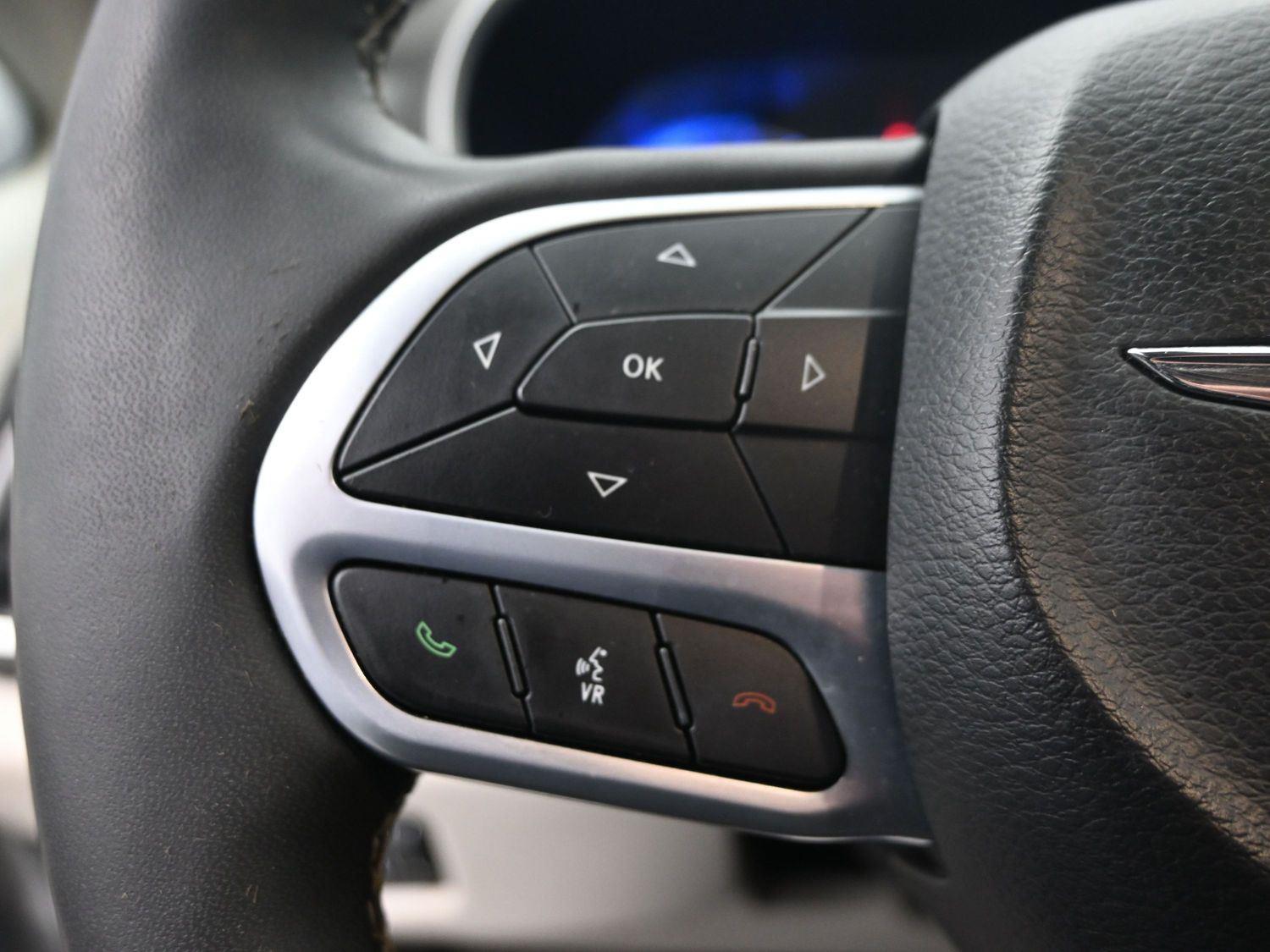 Used 2024 Silver Mist Clearcoat Chrysler Touring L image 20