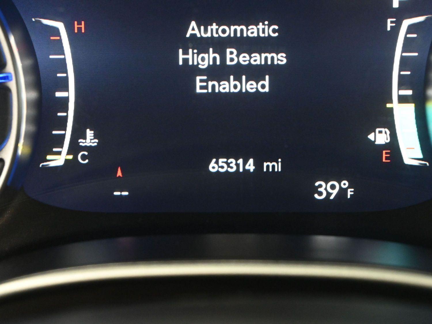 Used 2024 Silver Mist Clearcoat Chrysler Touring L image 23