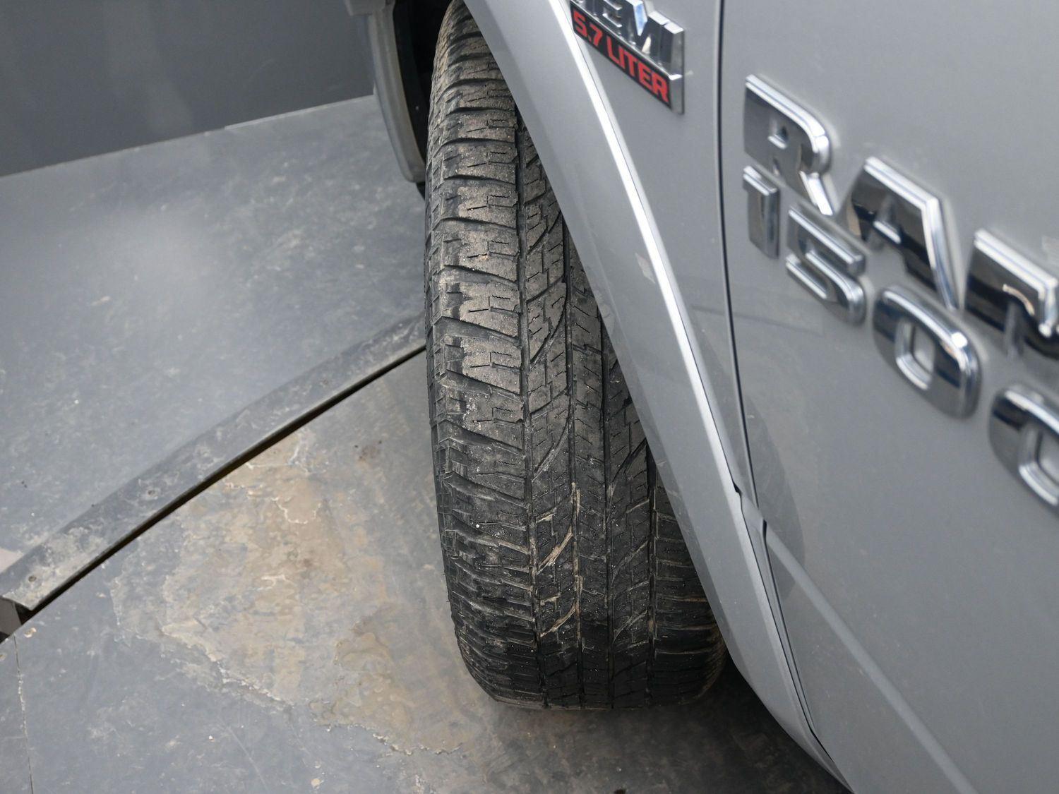 Used 2016 Bright Silver Metallic Clearcoat Ram Laramie image 5