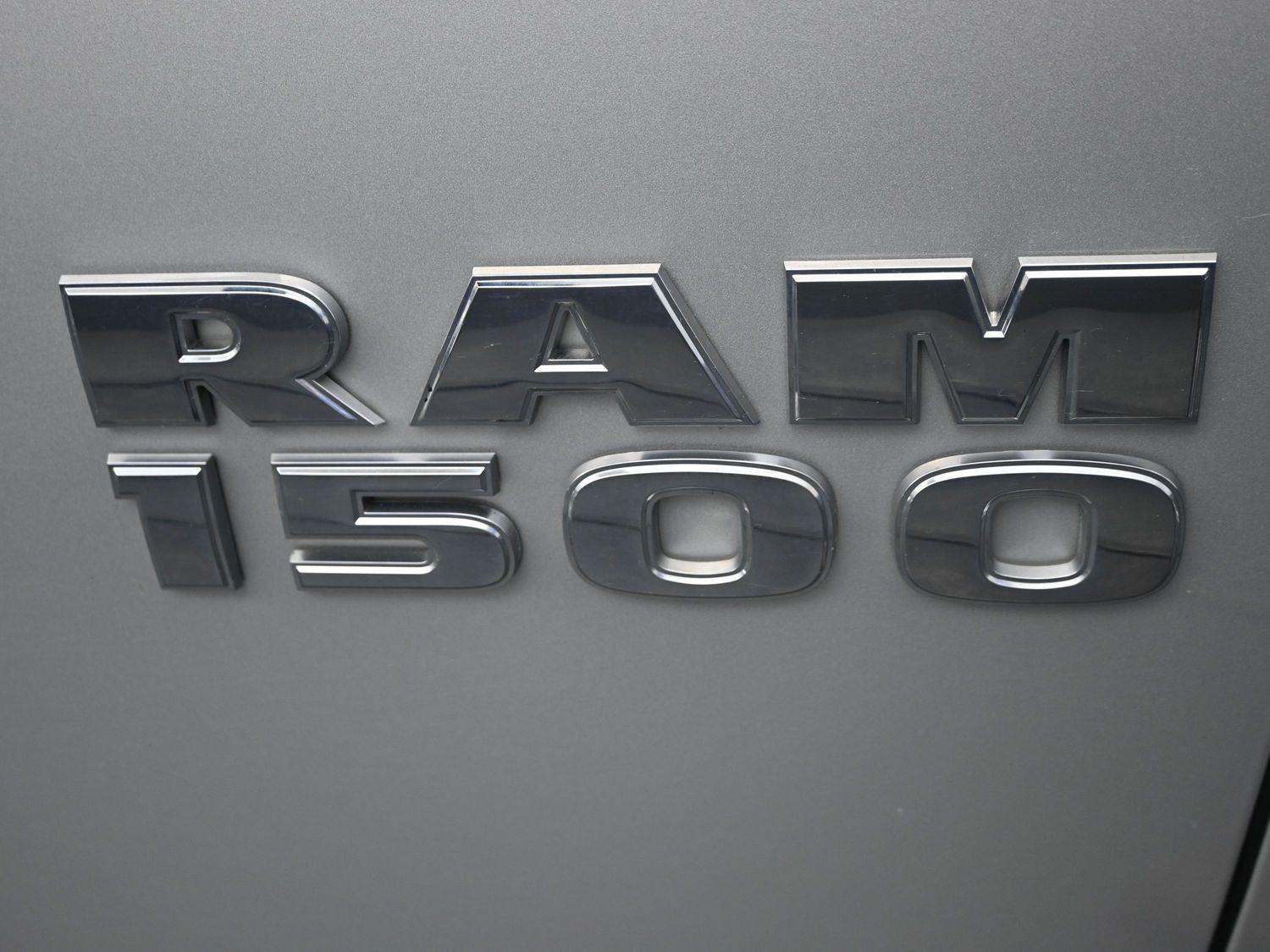 Used 2016 Bright Silver Metallic Clearcoat Ram Laramie image 7