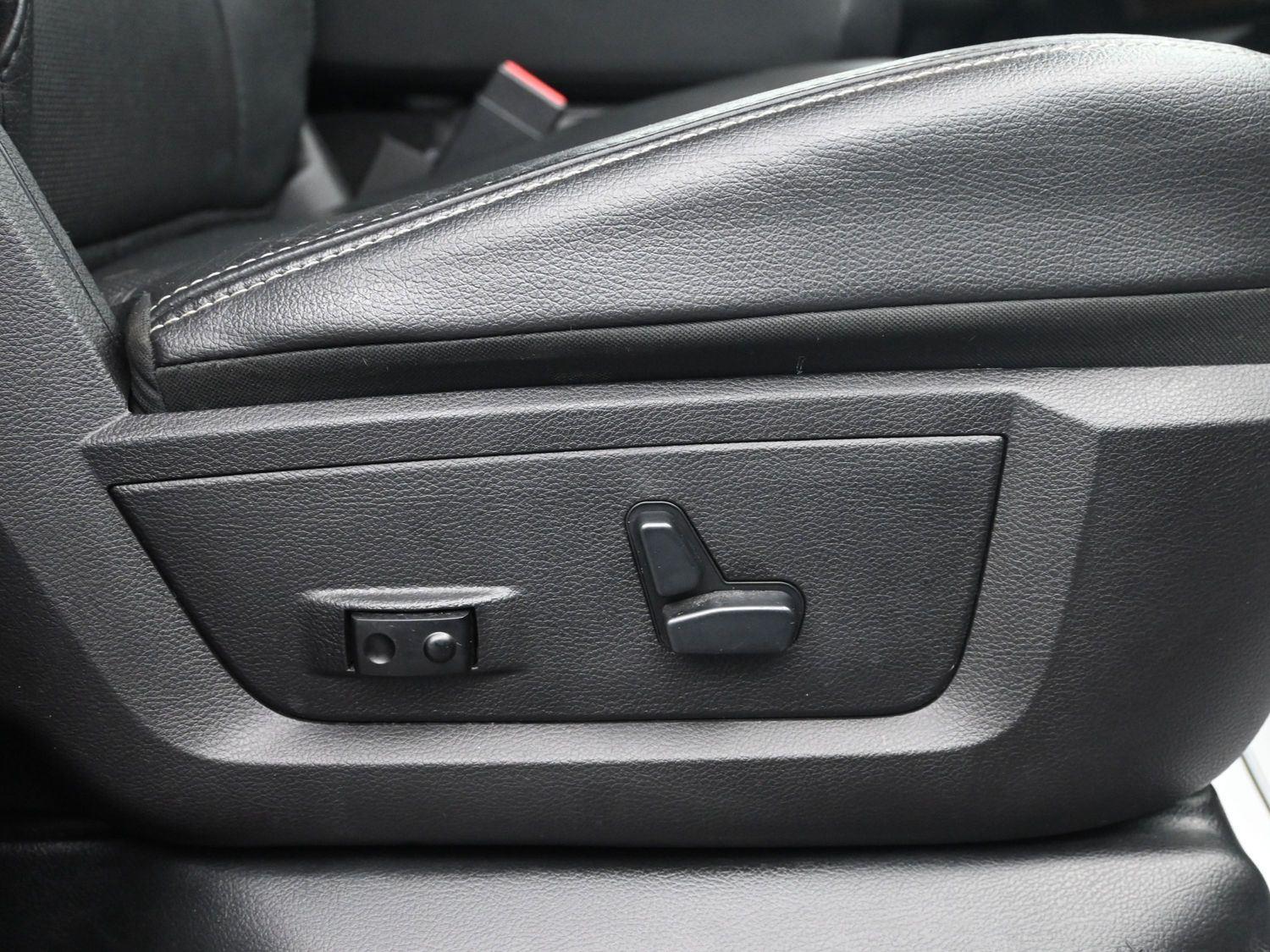 Used 2016 Bright Silver Metallic Clearcoat Ram Laramie image 9