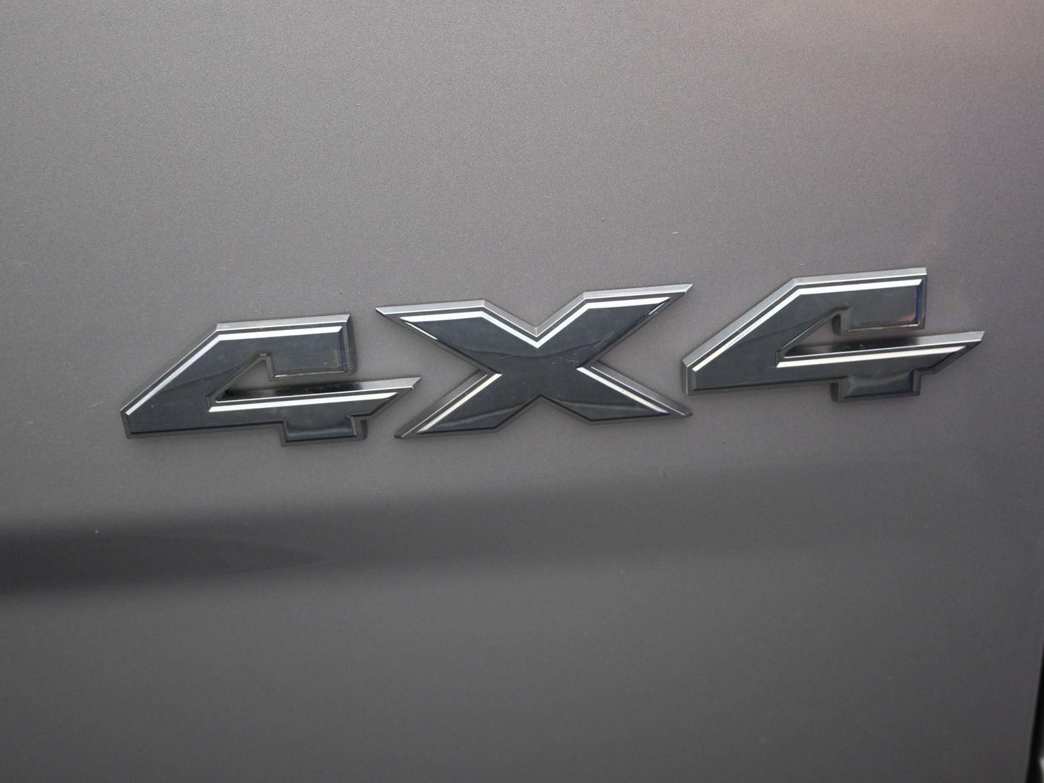 Used 2016 Bright Silver Metallic Clearcoat Ram Laramie image 14