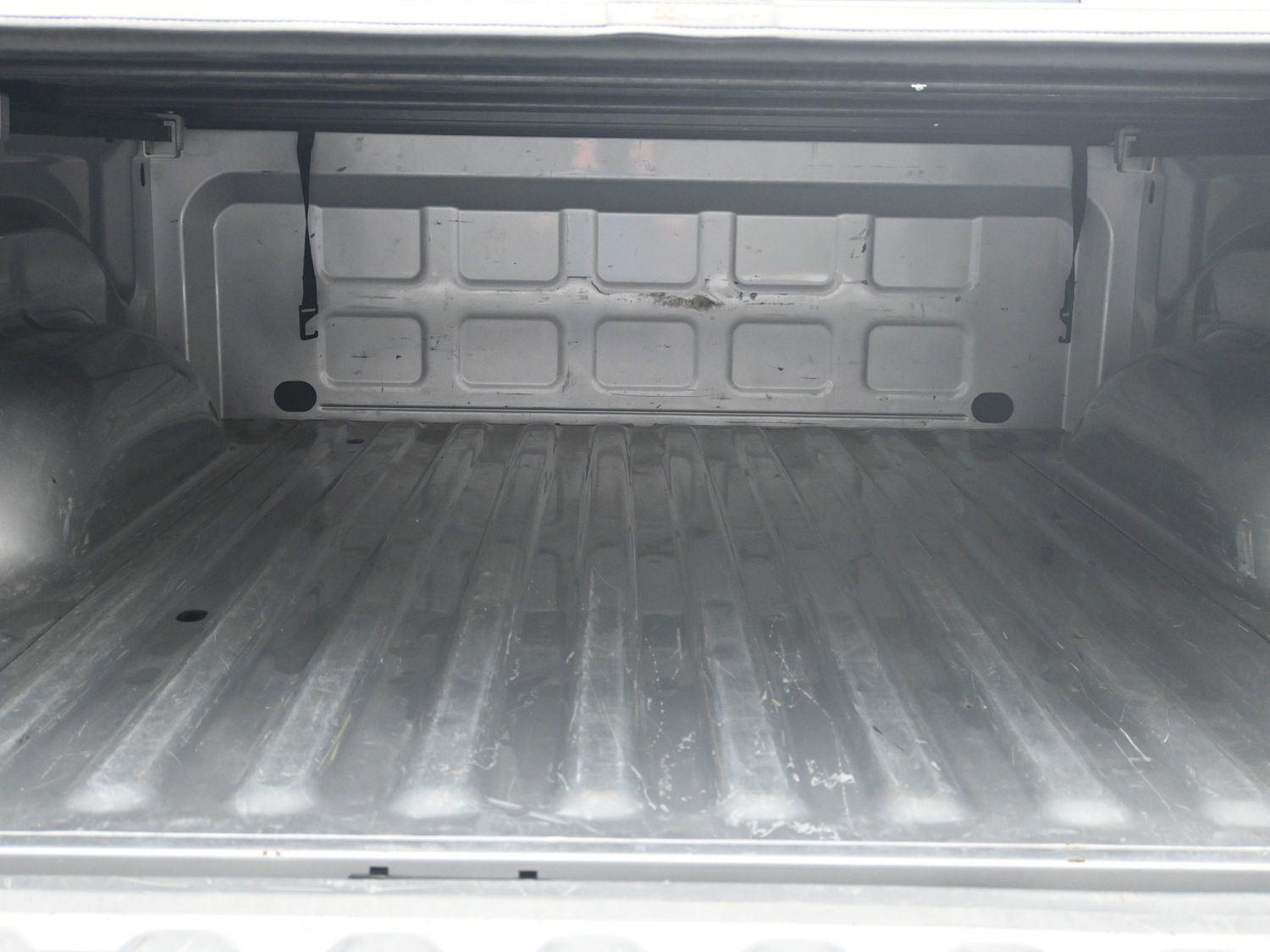 Used 2016 Bright Silver Metallic Clearcoat Ram Laramie image 16