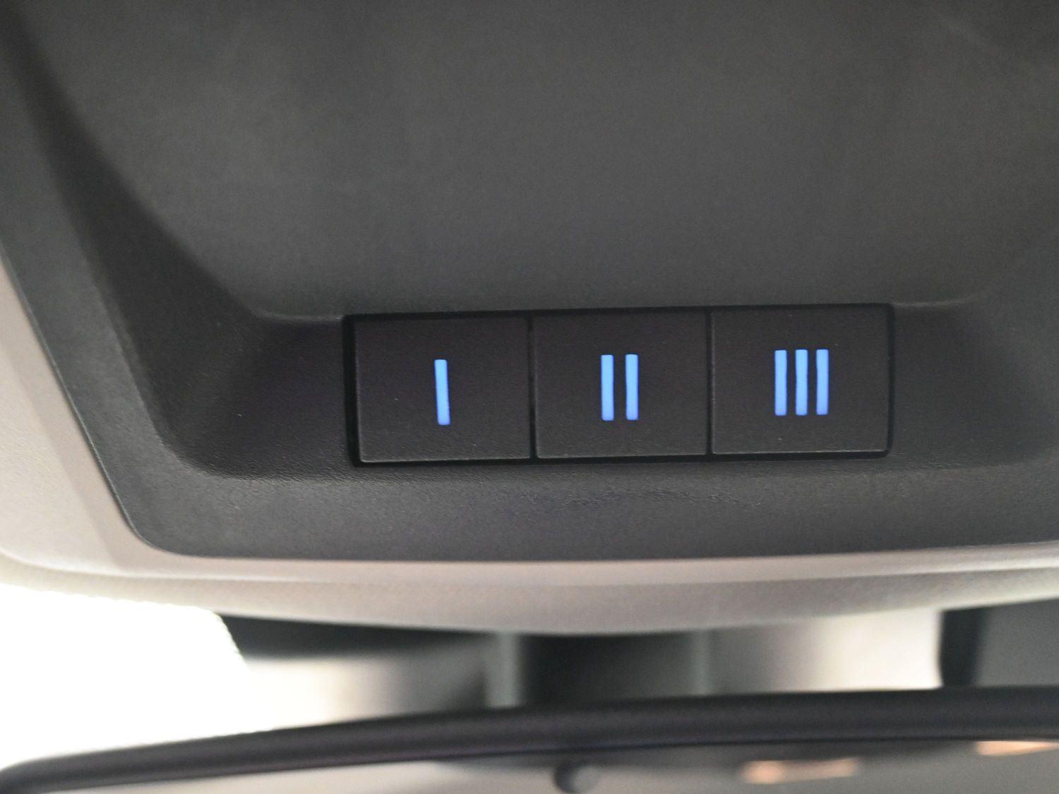 Used 2016 Bright Silver Metallic Clearcoat Ram Laramie image 30