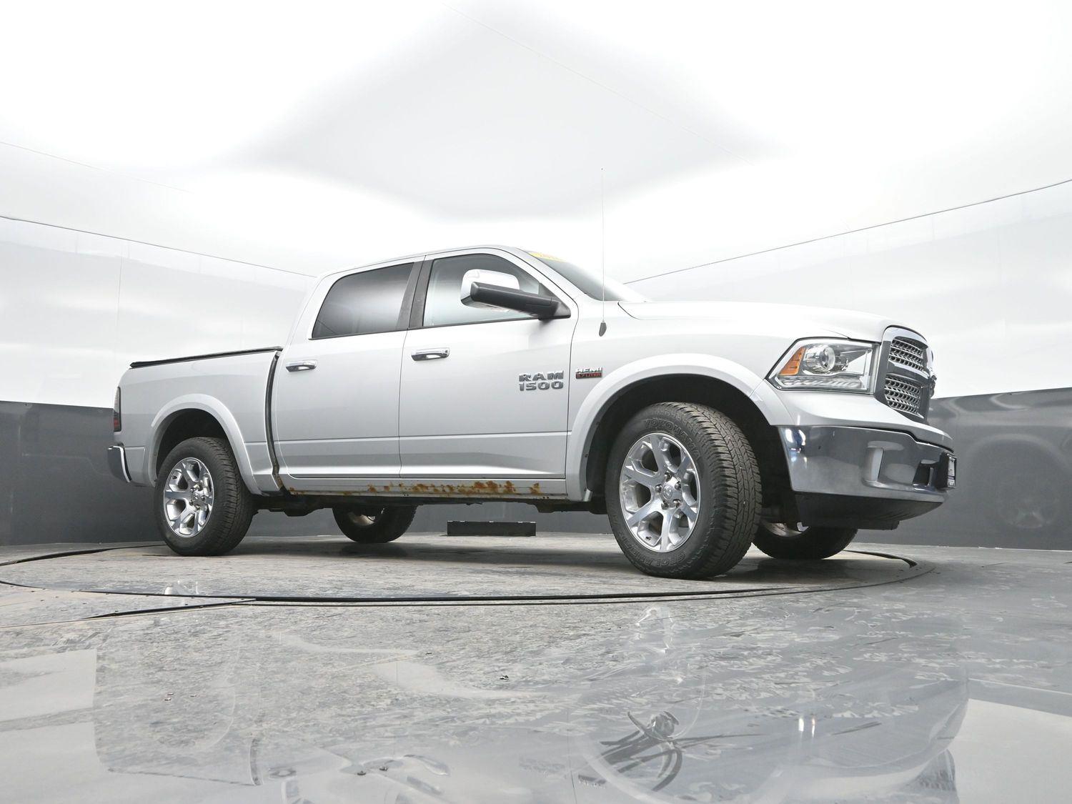 Used 2016 Bright Silver Metallic Clearcoat Ram Laramie image 33