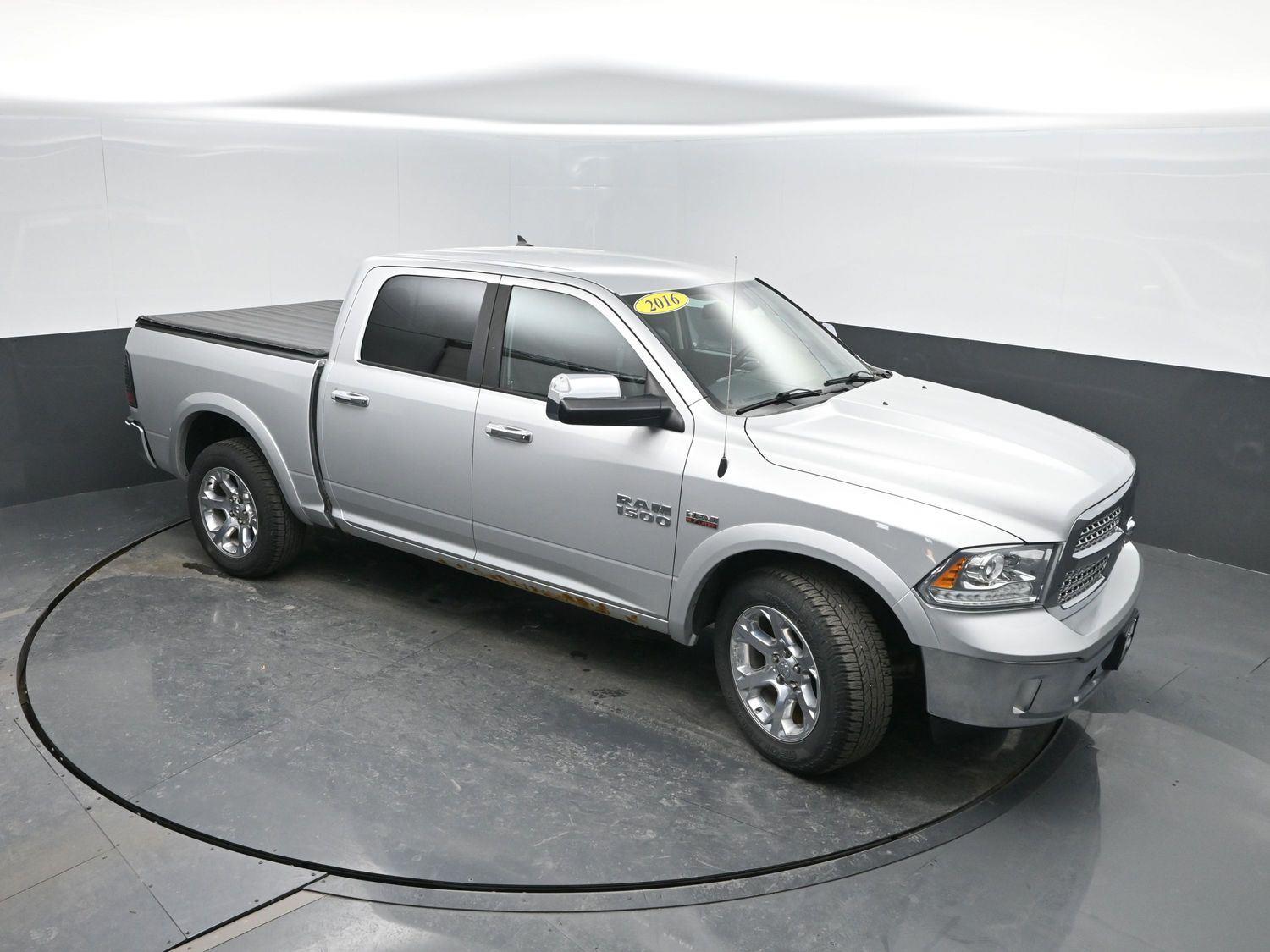 Used 2016 Bright Silver Metallic Clearcoat Ram Laramie image 37