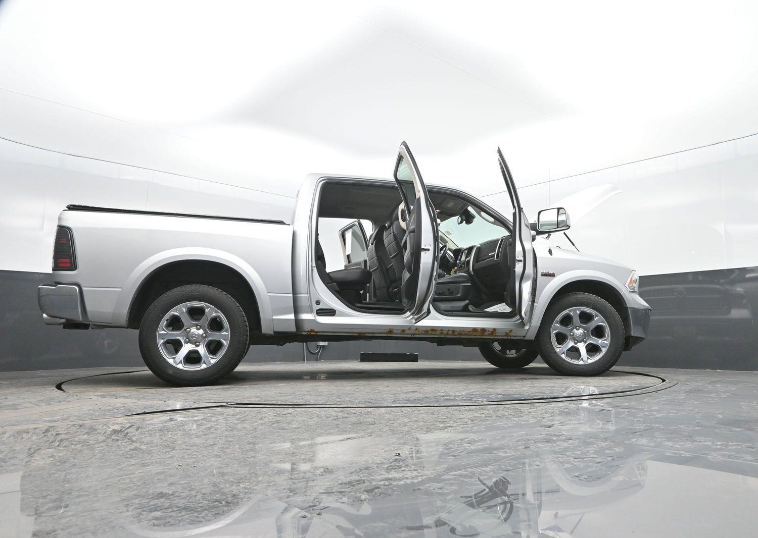 Used 2016 Bright Silver Metallic Clearcoat Ram Laramie image 49