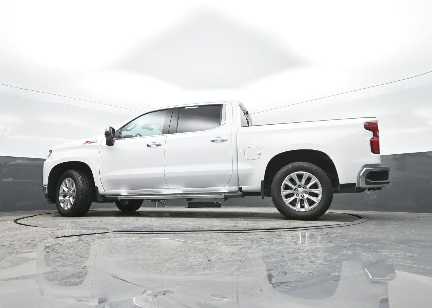 Used 2020 Summit White Chevrolet LTZ image 38