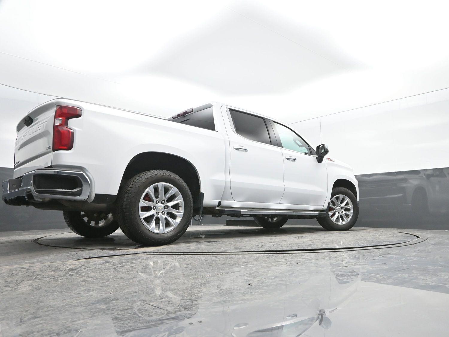 Used 2020 Summit White Chevrolet LTZ image 39