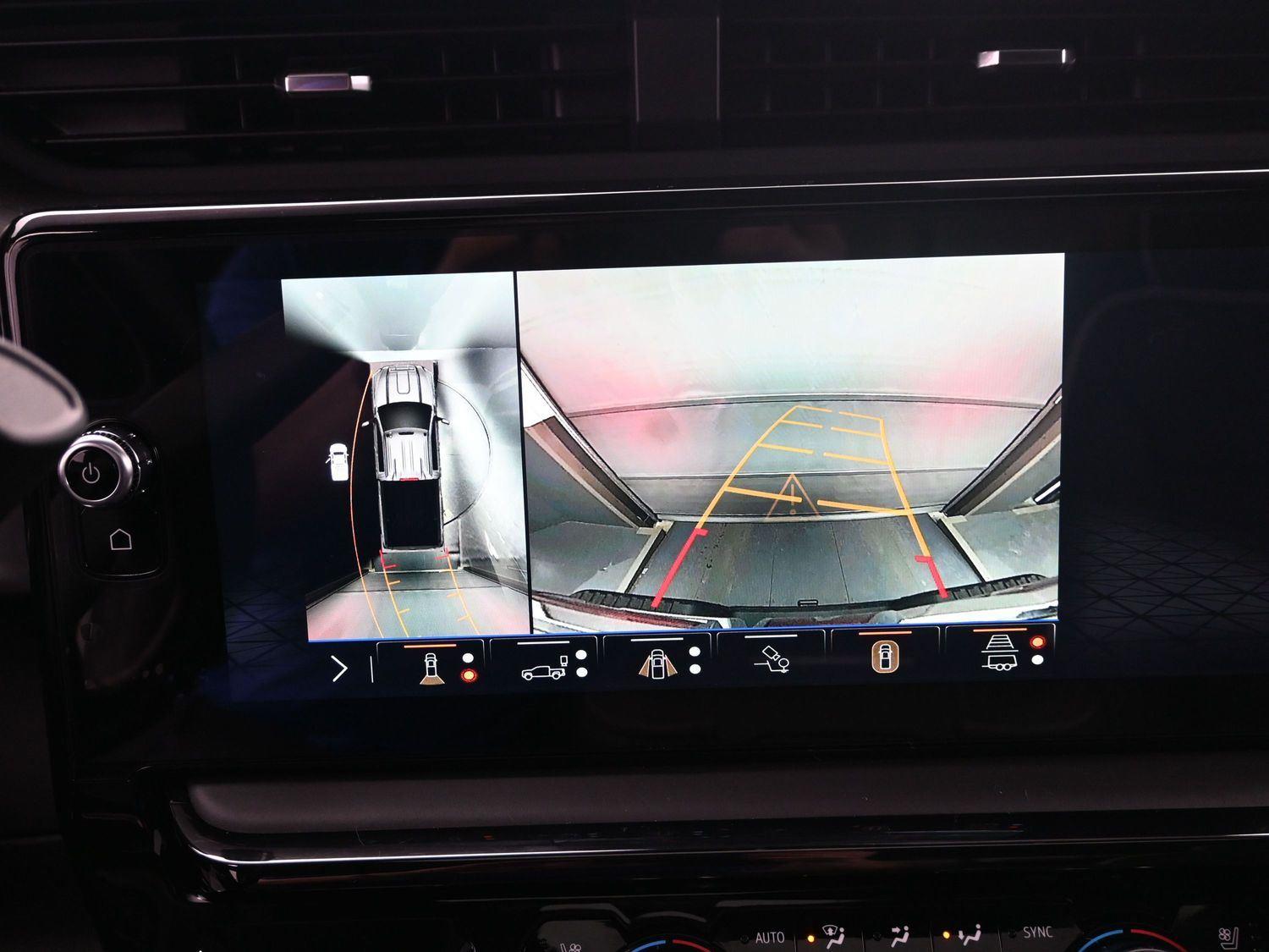 Used 2026 Summit White GMC AT4X image 33