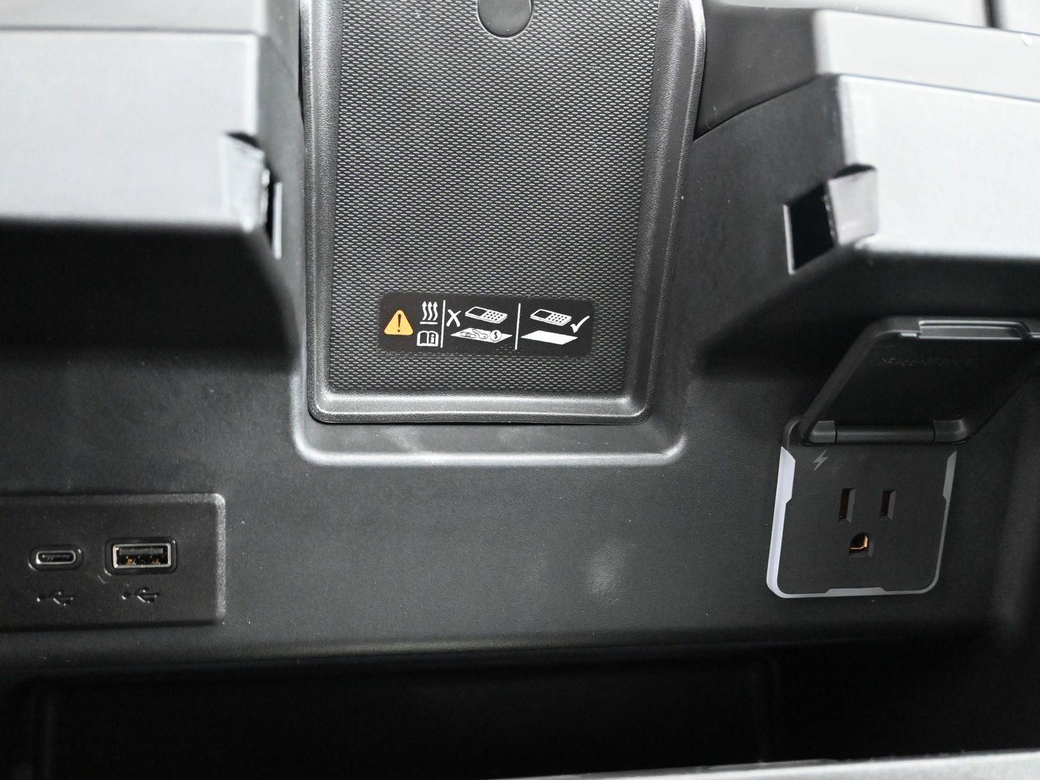 Used 2026 Summit White GMC AT4X image 36