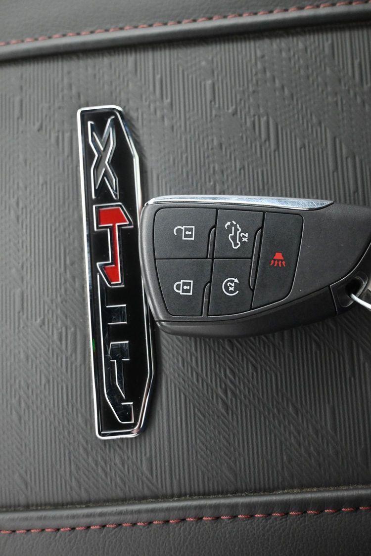 Used 2026 Summit White GMC AT4X image 38