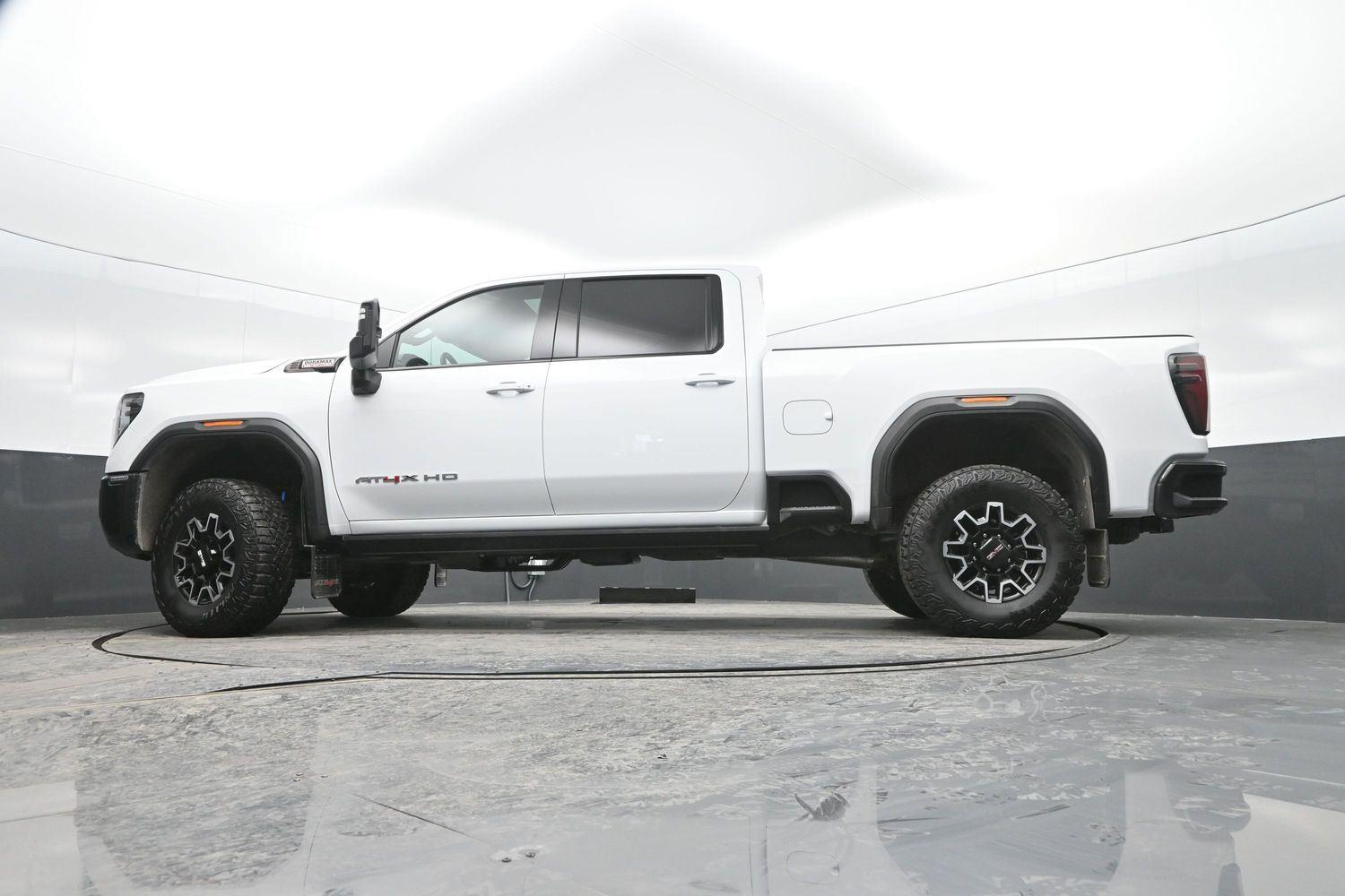 Used 2026 Summit White GMC AT4X image 39