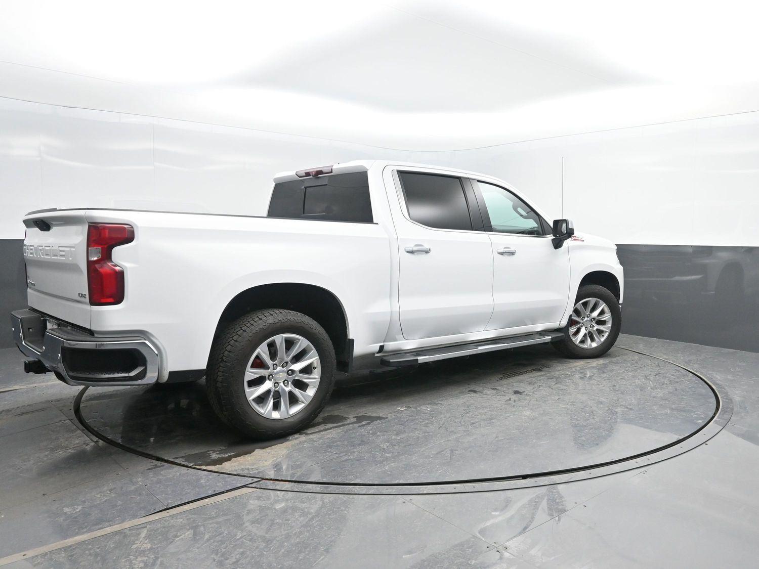 Used 2020 Summit White Chevrolet LTZ image 2